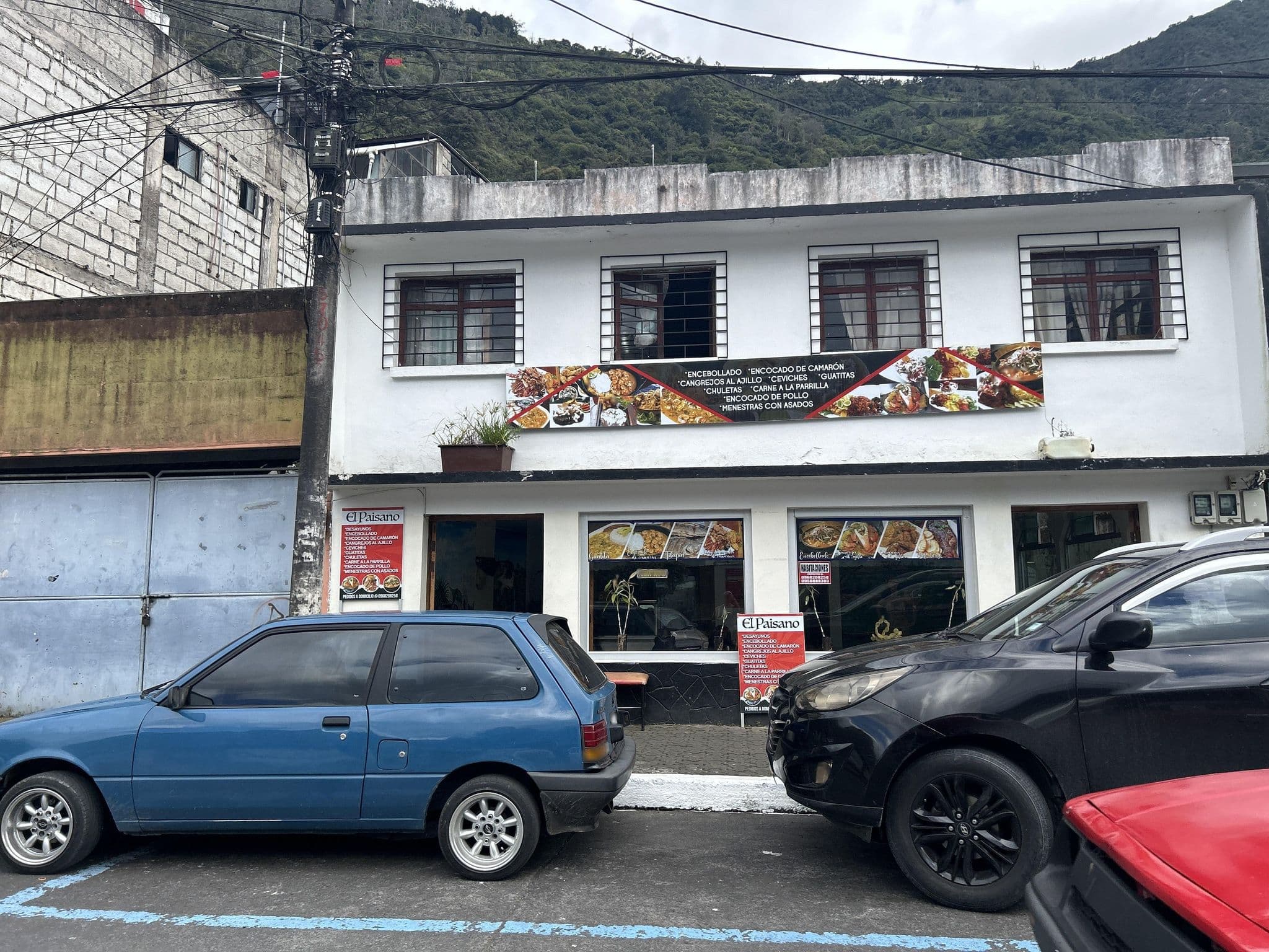 Street view near Chimenea, Baños