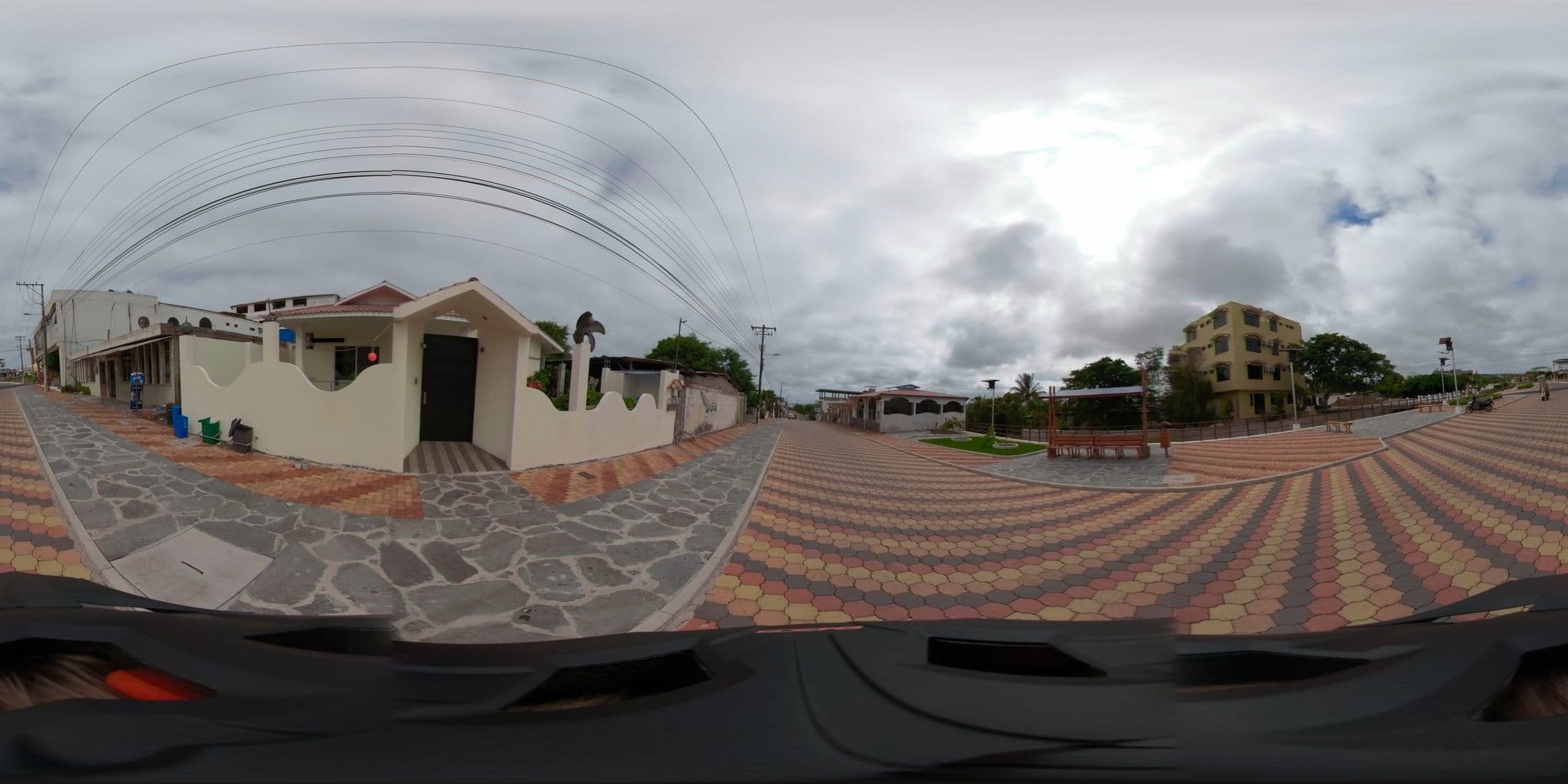 Street view near Gran Hotel Chatham, Puerto Baquerizo Moreno — © sdanielzer (CC BY-SA · Mapillary)