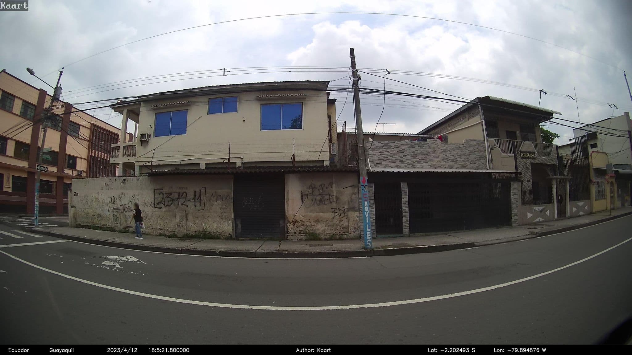 Street view near Coleg. Mazarello, Guayaquil