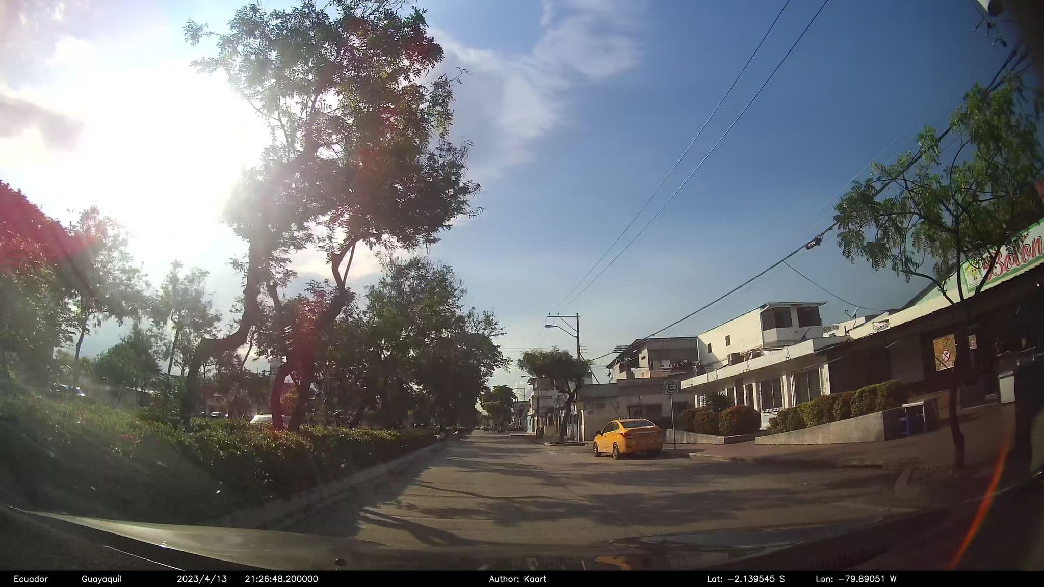 Street view near Ecuahogar, Guayaquil