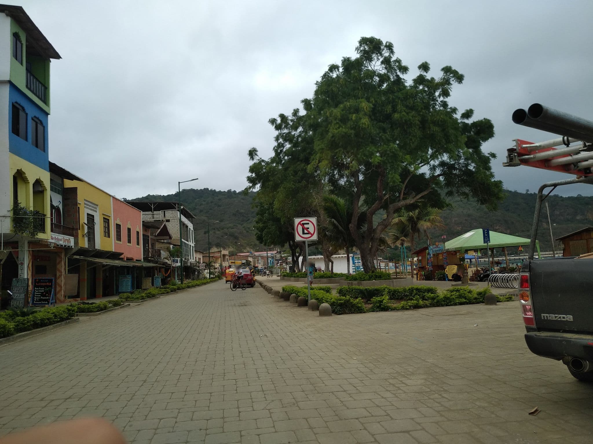 Street view near Hostel Los Islotes, Jipijapa — © nomadmapper (CC BY-SA · Mapillary)