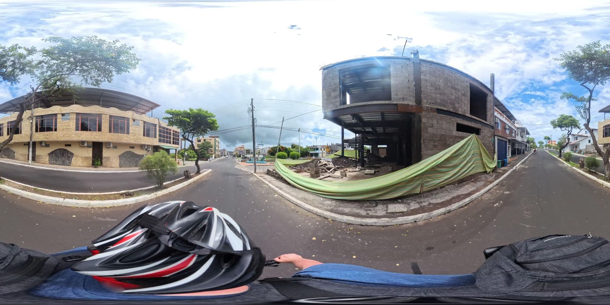 Street view near Casa De Alexis, Puerto Baquerizo Moreno — © niallain (CC BY-SA · Mapillary)