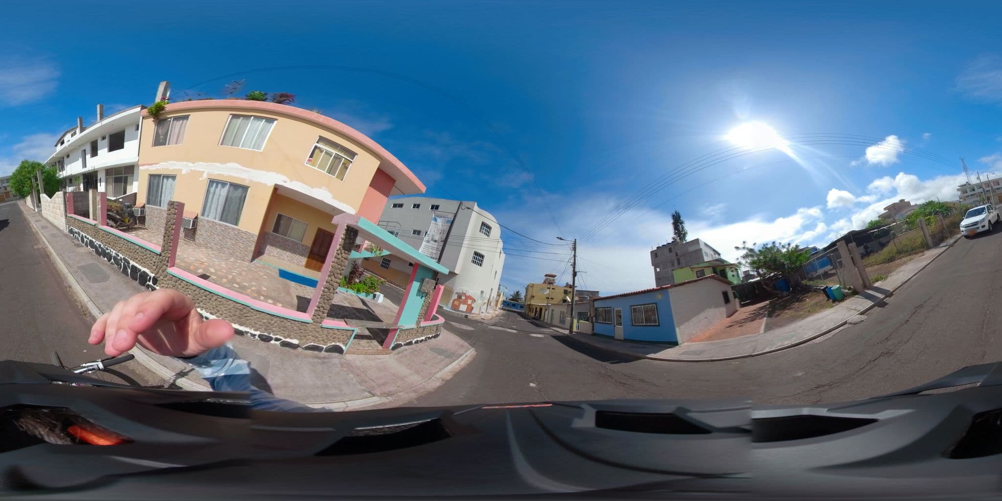 Street view near Hotel Islas Galapagos, Puerto Baquerizo Moreno — © sdanielzer (CC BY-SA · Mapillary)