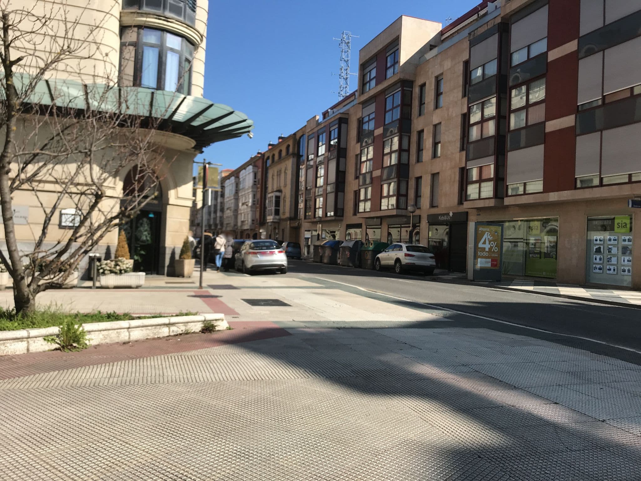 Street view near Hotel Silken Ciudad de Vitoria, Gasteiz / Vitoria — © miguel_andrade (CC BY-SA · Mapillary)