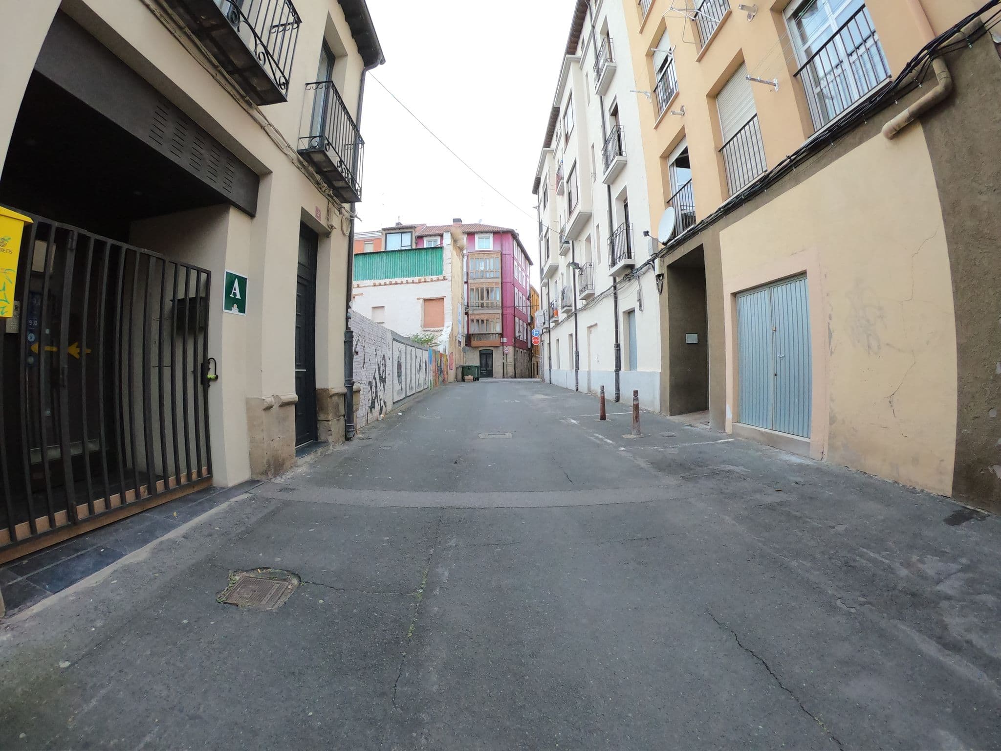 Street view near Albergue Check-in Rioja, Logroño — © rubencarbonero (CC BY-SA · Mapillary)