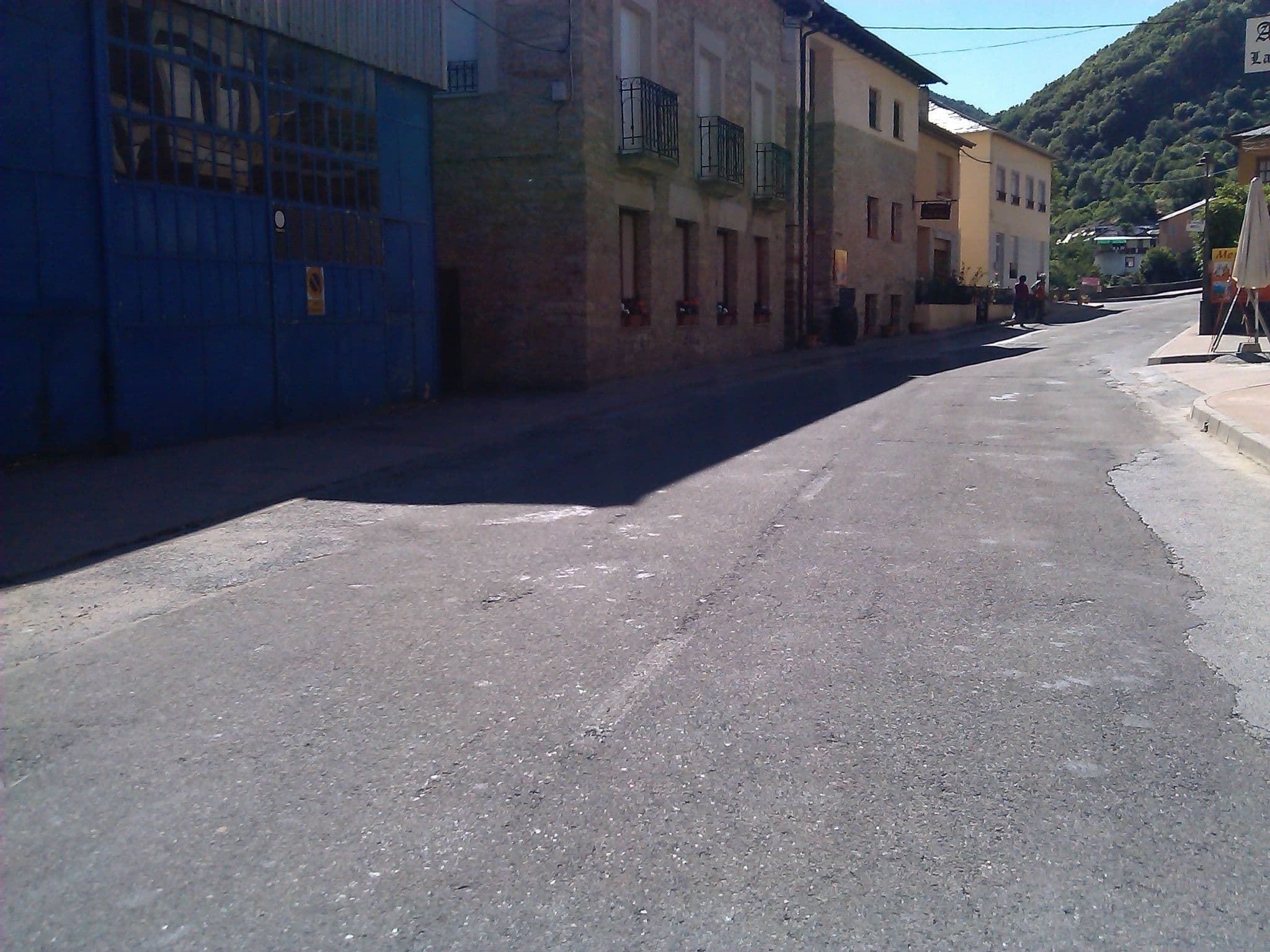 Street view near Albergue Santa Maria Magdalena, Villafranca del Bierzo — © changchun1 (CC BY-SA · Mapillary)