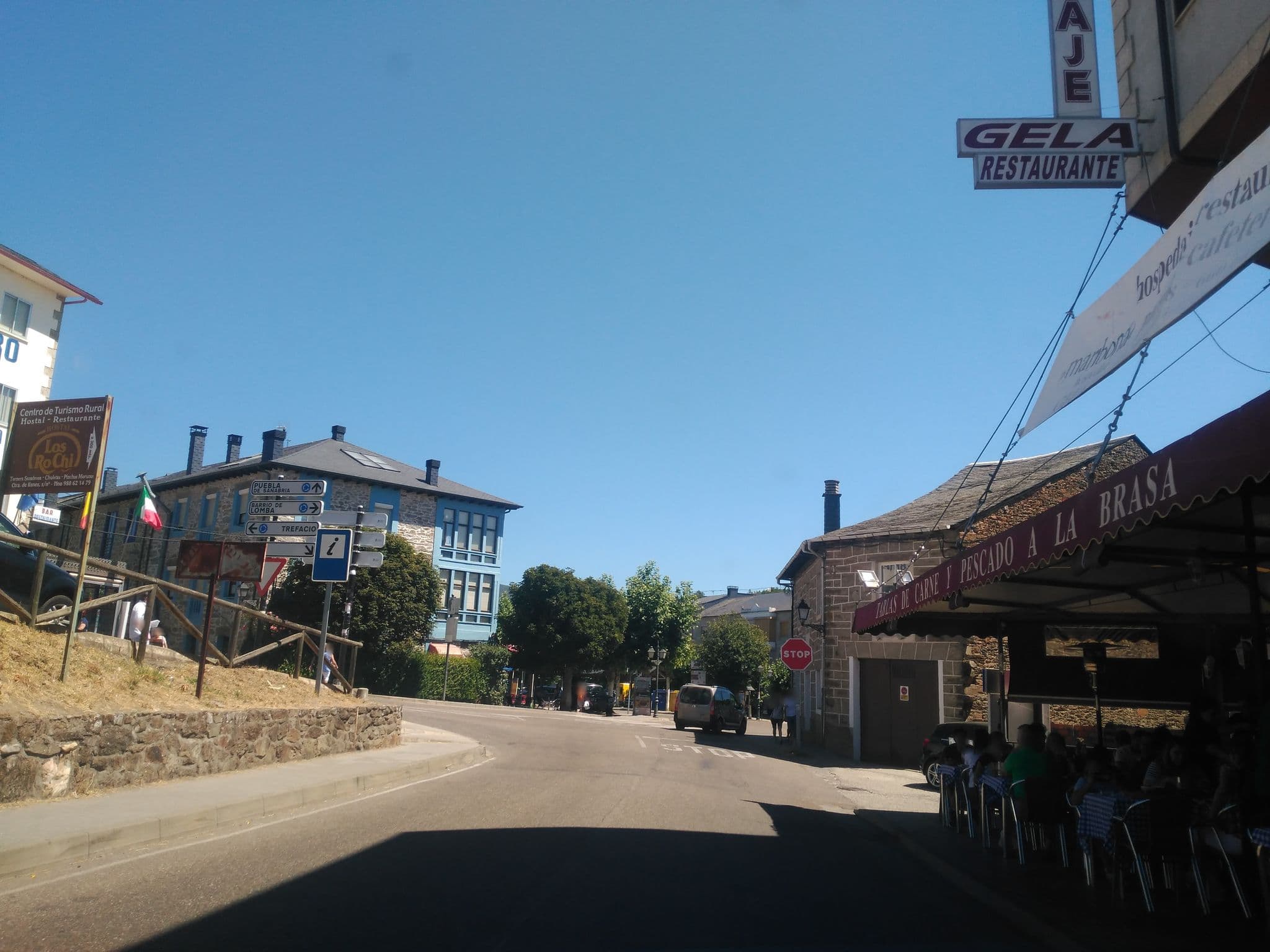 Street view near Aire de Sanabria, Galende — © sanchi (CC BY-SA · Mapillary)