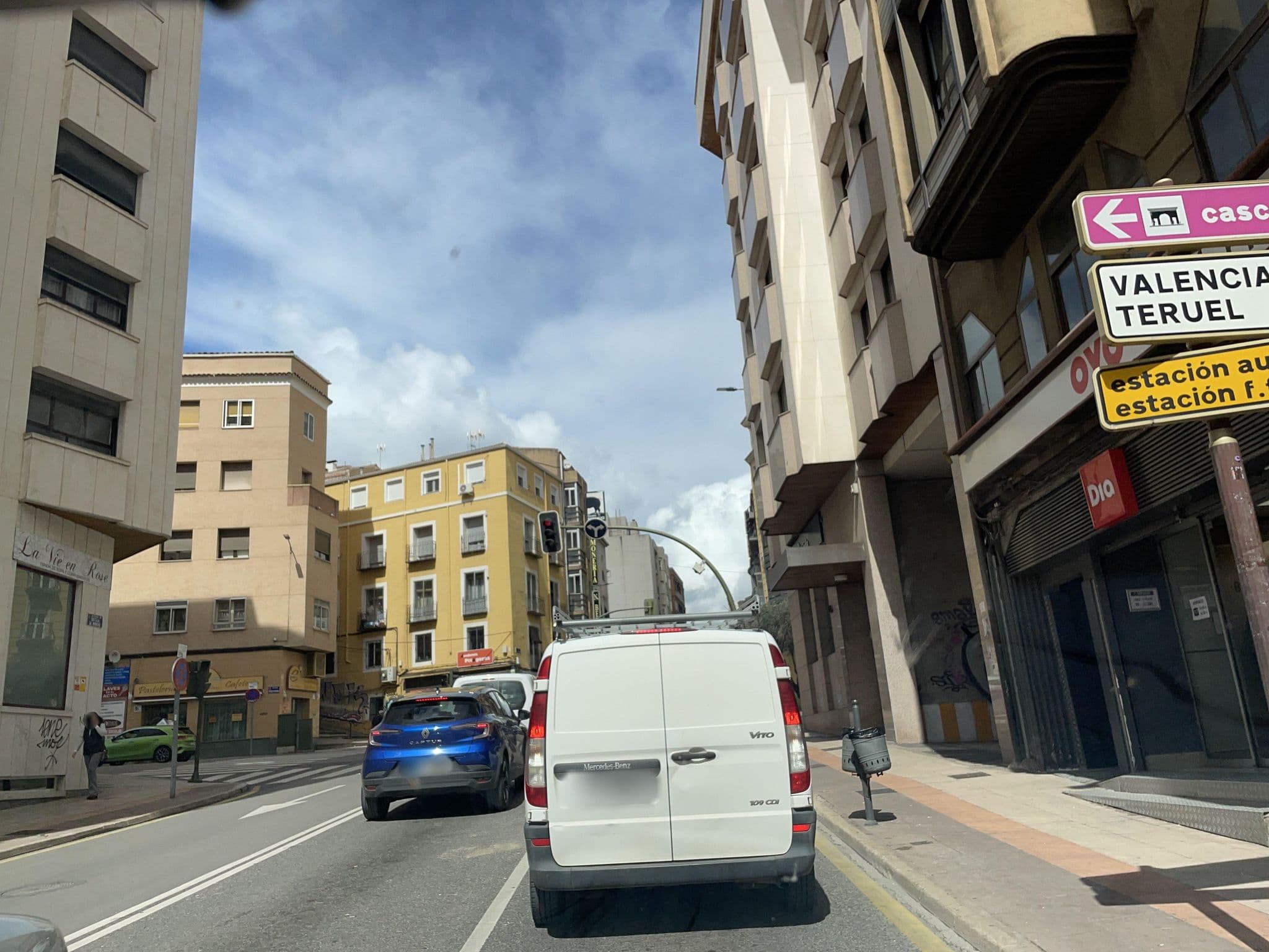 Street view near Hotel Francabel, Cuenca — © seraq (CC BY-SA · Mapillary)