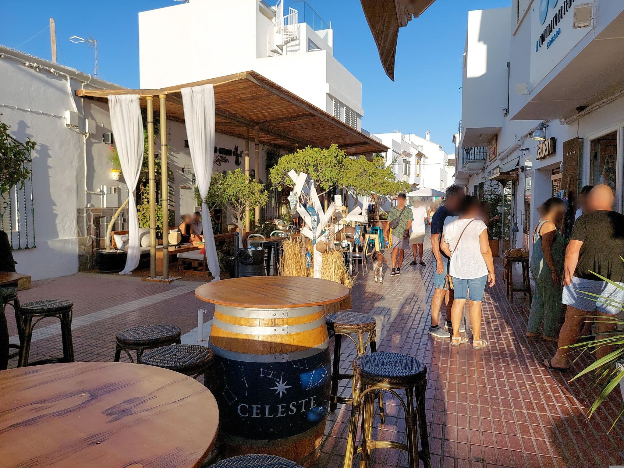 Street view near Hostal Jadraza, Zahara de los Atunes — © robertogeb (CC BY-SA · Mapillary)