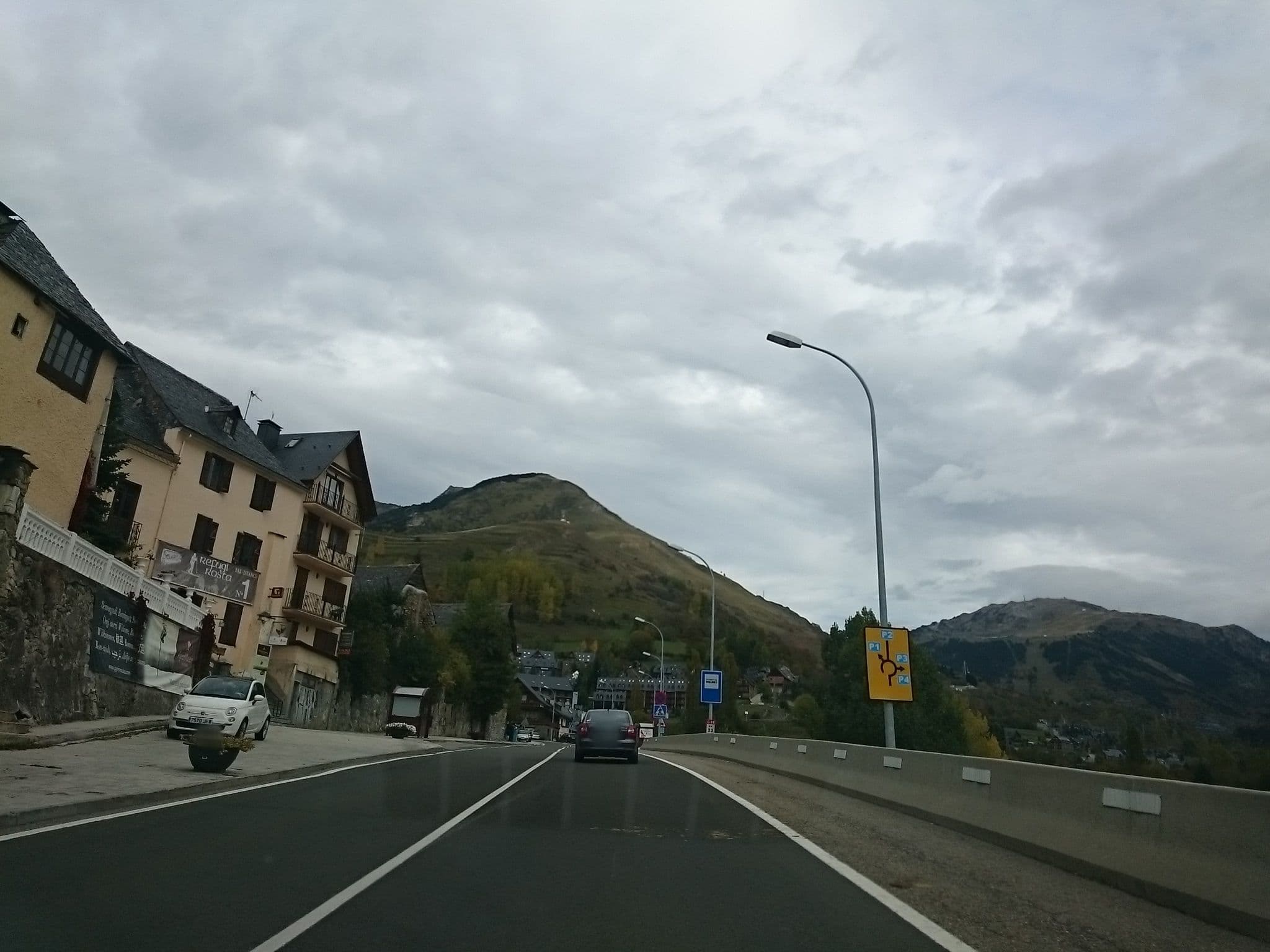 Street view near Refugi Rosta, Vielha