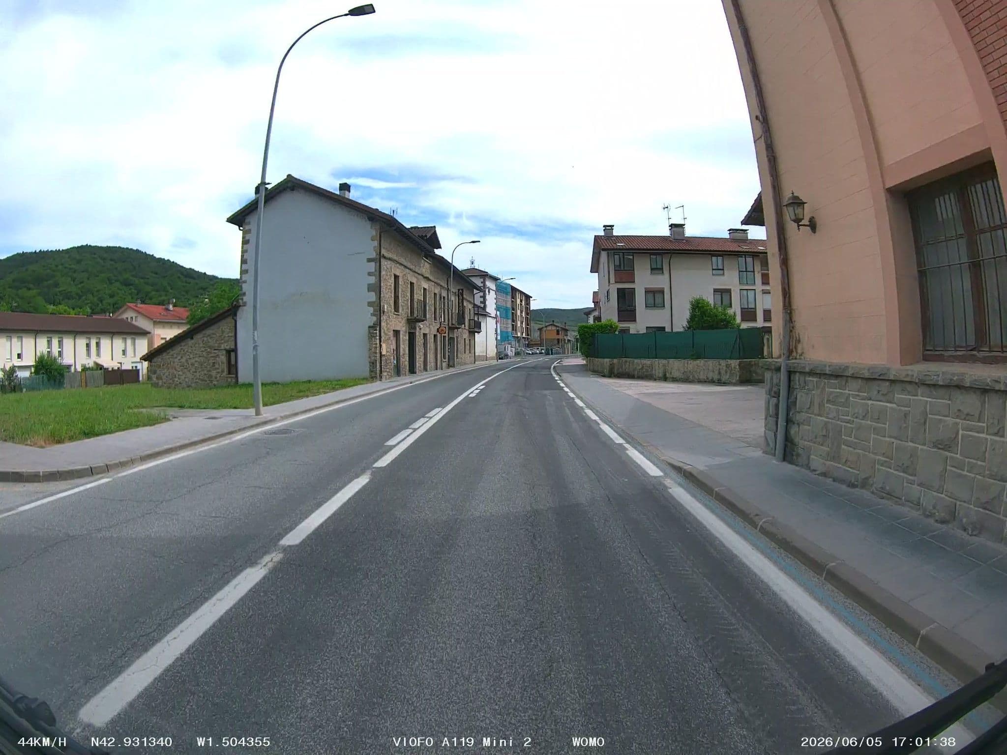 Street view near Zubiriko erromesen aterpetxea, Huarte — © soulcover (CC BY-SA · Mapillary)