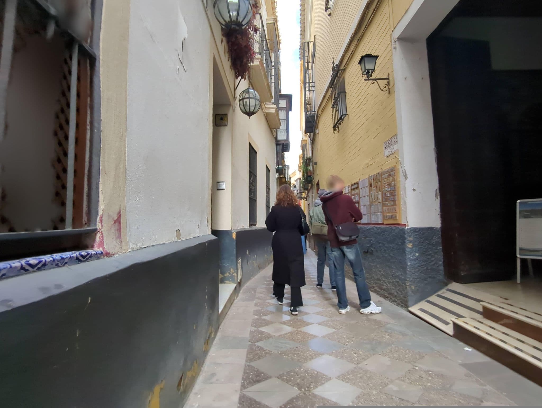 Street view near Hotel Casa del Poeta, Sevilla