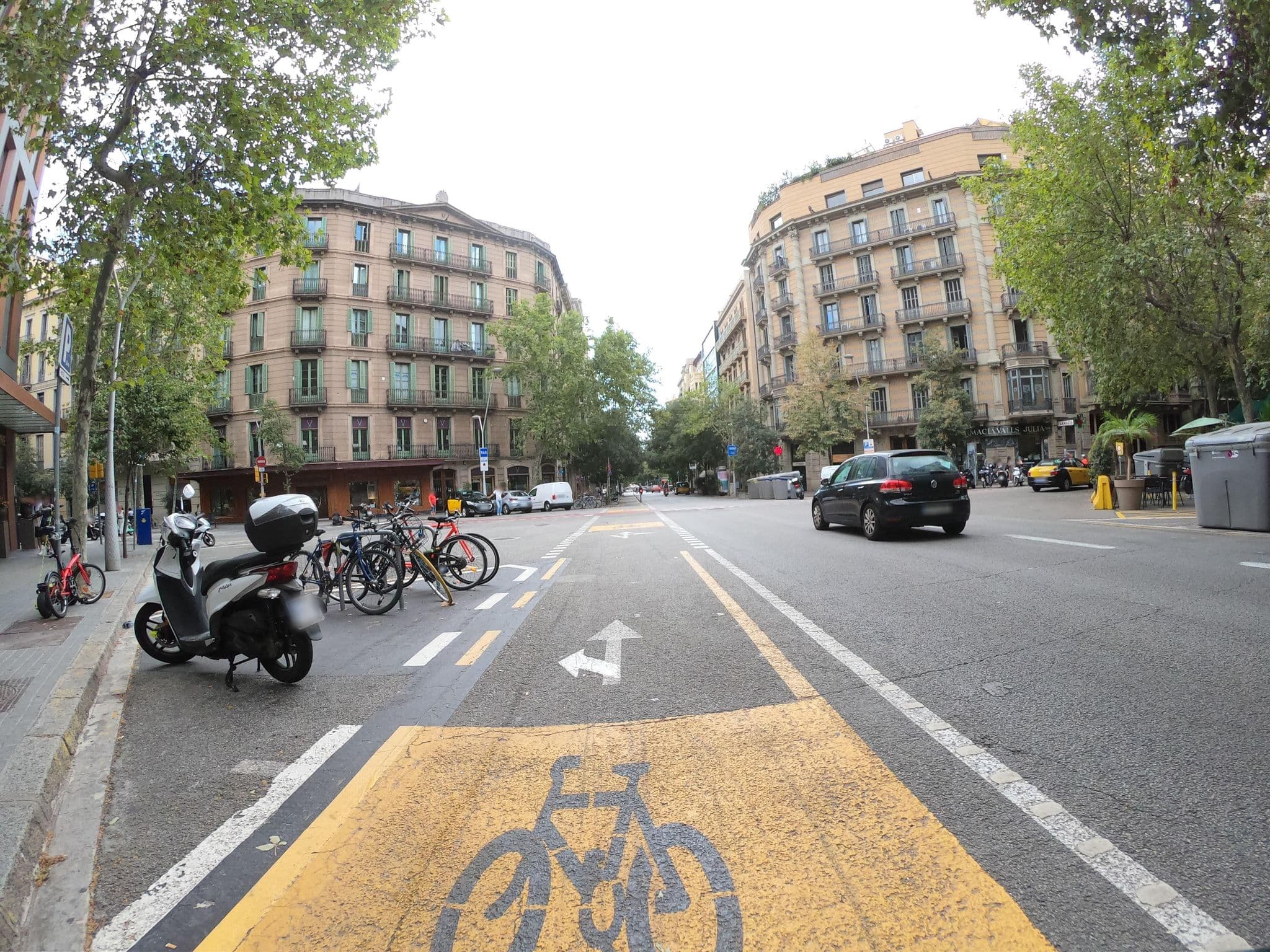 Street view near The One, Dreta de l'Eixample — © rubencarbonero (CC BY-SA · Mapillary)