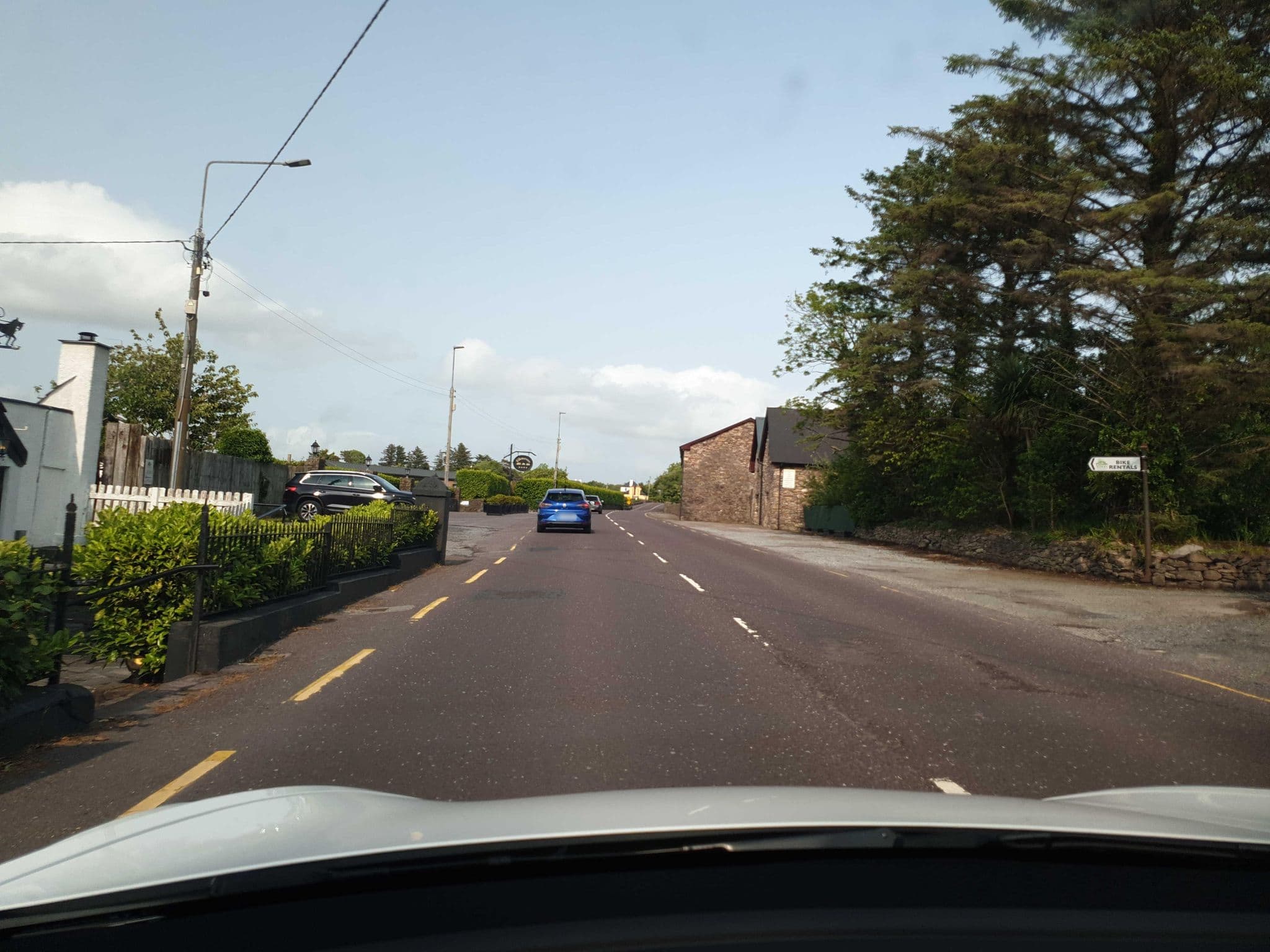 Street view near The Olde Glenbeigh Hotel, Killorglin — © yannakis (CC BY-SA · Mapillary)