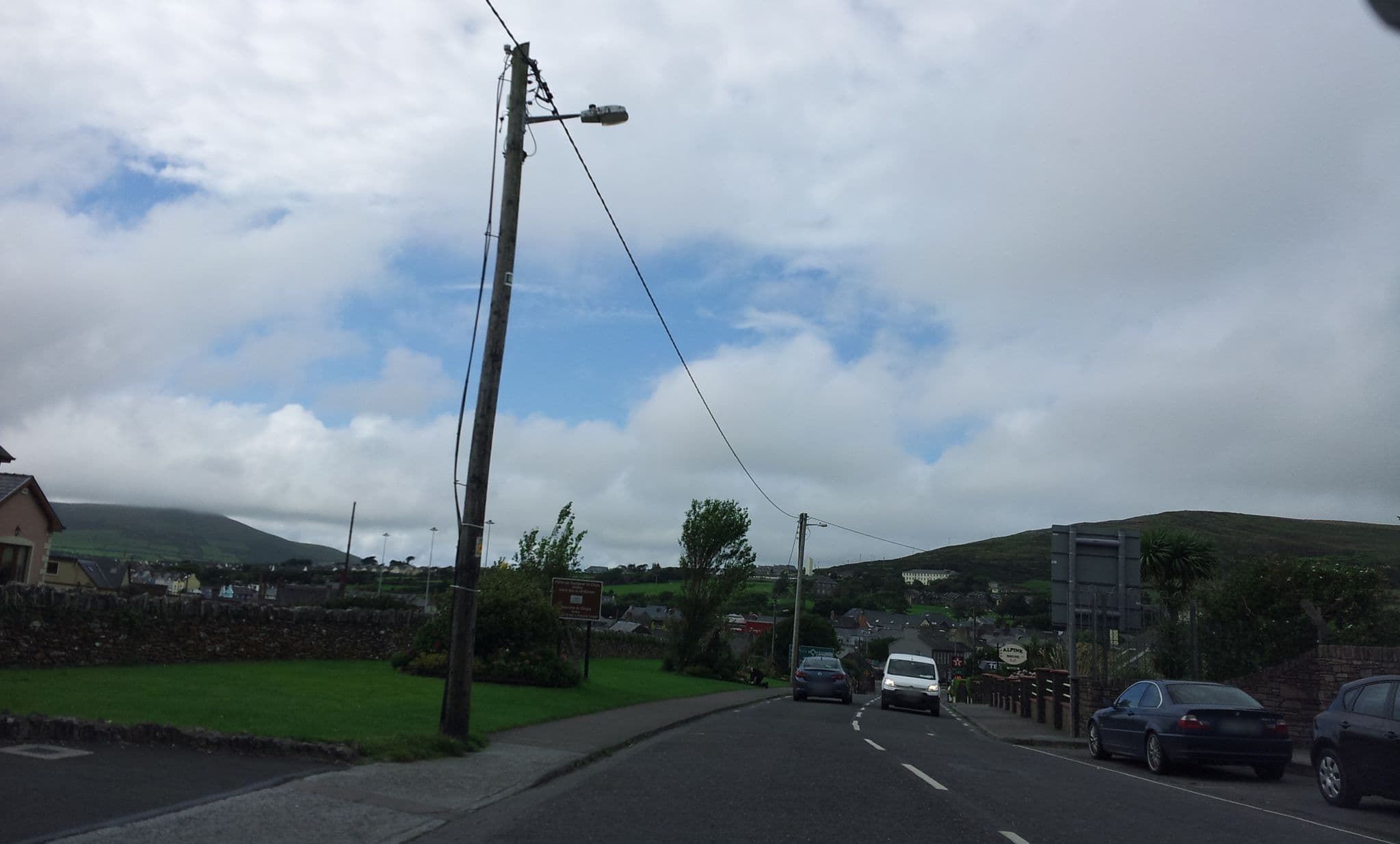 Street view near Bambury‘s Guesthouse, Dingle — © fdmap (CC BY-SA · Mapillary)
