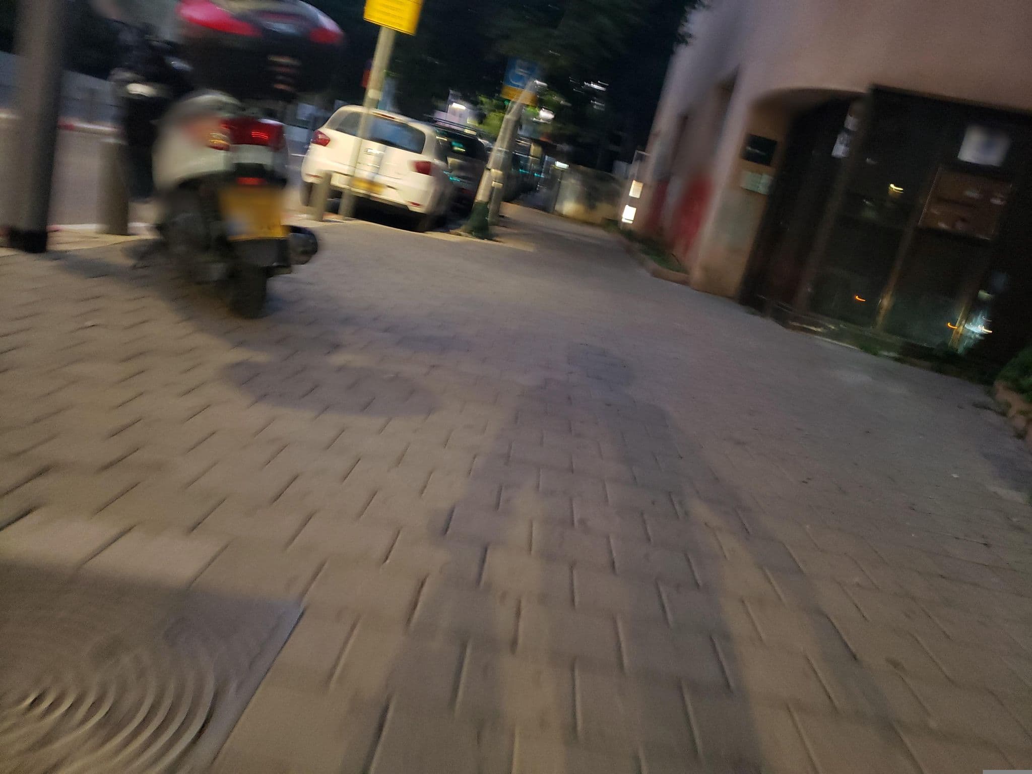 Street view near the rothschild 71, Tel Aviv — © mapfool (CC BY-SA · Mapillary)