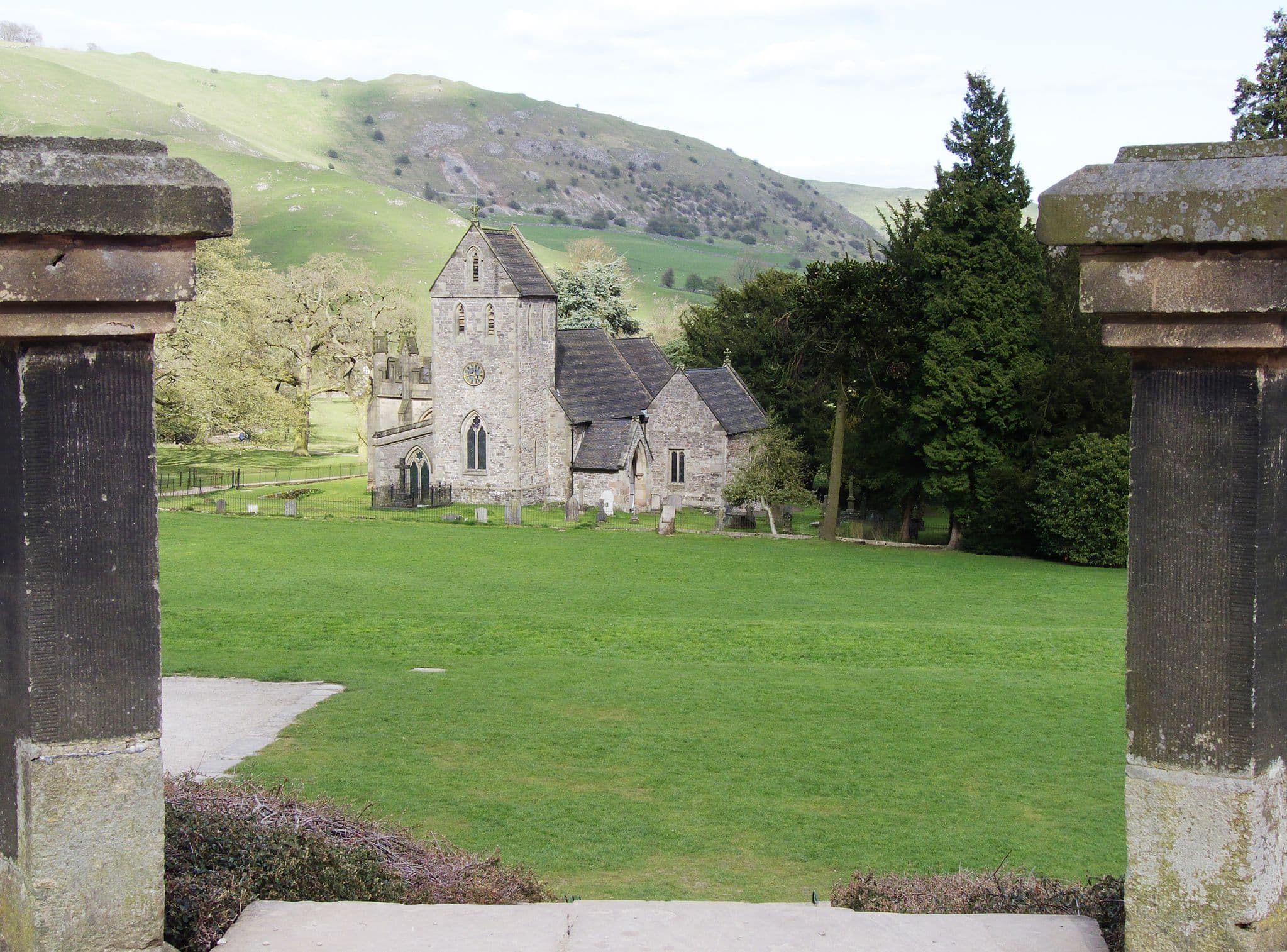 Street view near Ilam Hall Youth Hostel, Ashbourne — © coljay72 (CC BY-SA · Mapillary)