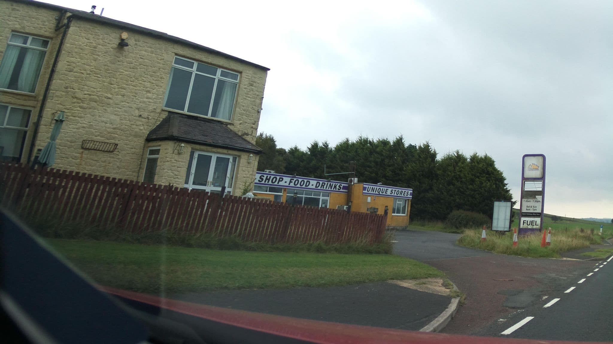 Street view near Knowesgate Inn, Bellingham — © southglos (CC BY-SA · Mapillary)