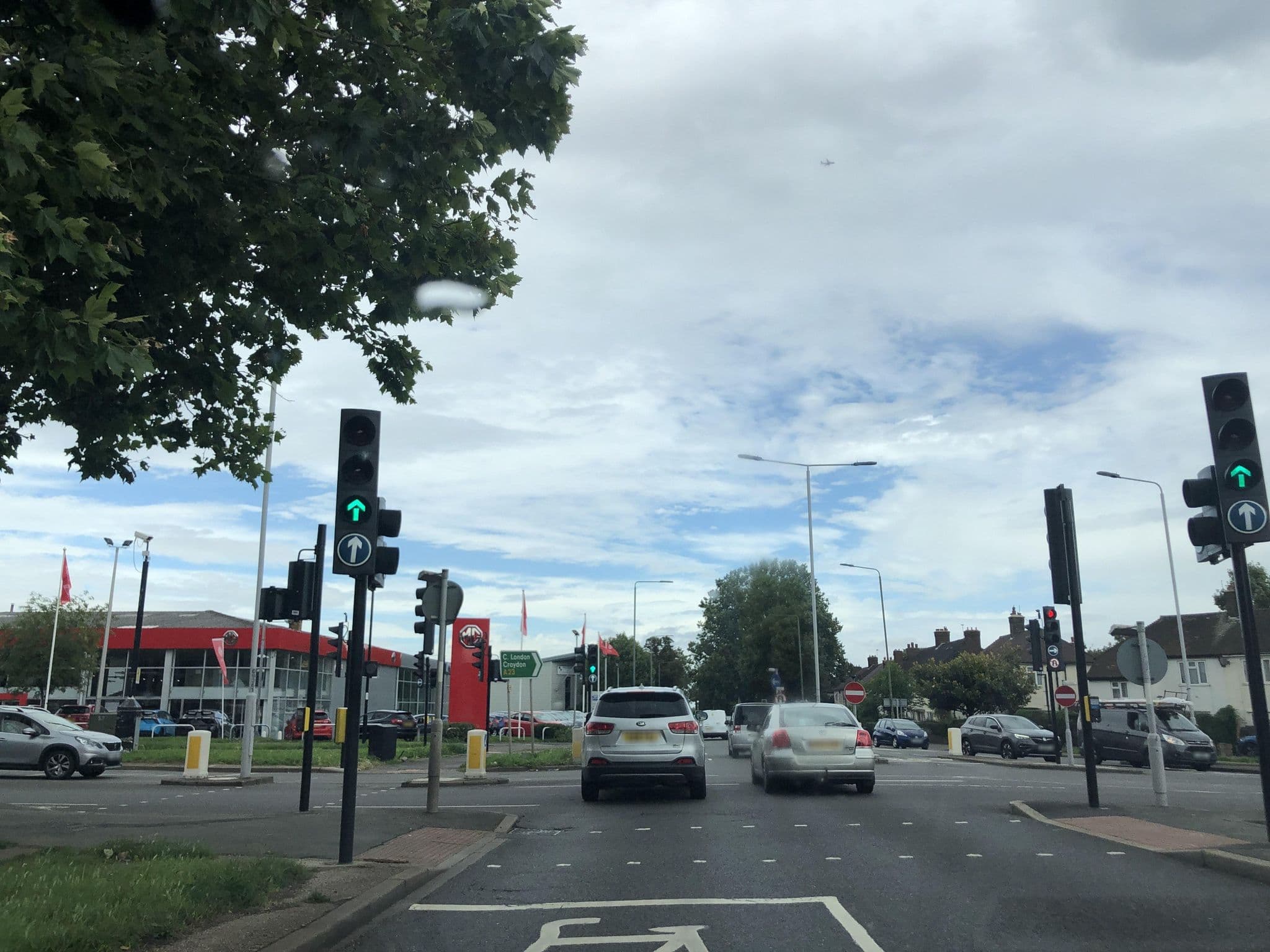 Street view near London Croydon Aerodrome Hotel, BW Signature Collection, South Croydon — © laye (CC BY-SA · Mapillary)
