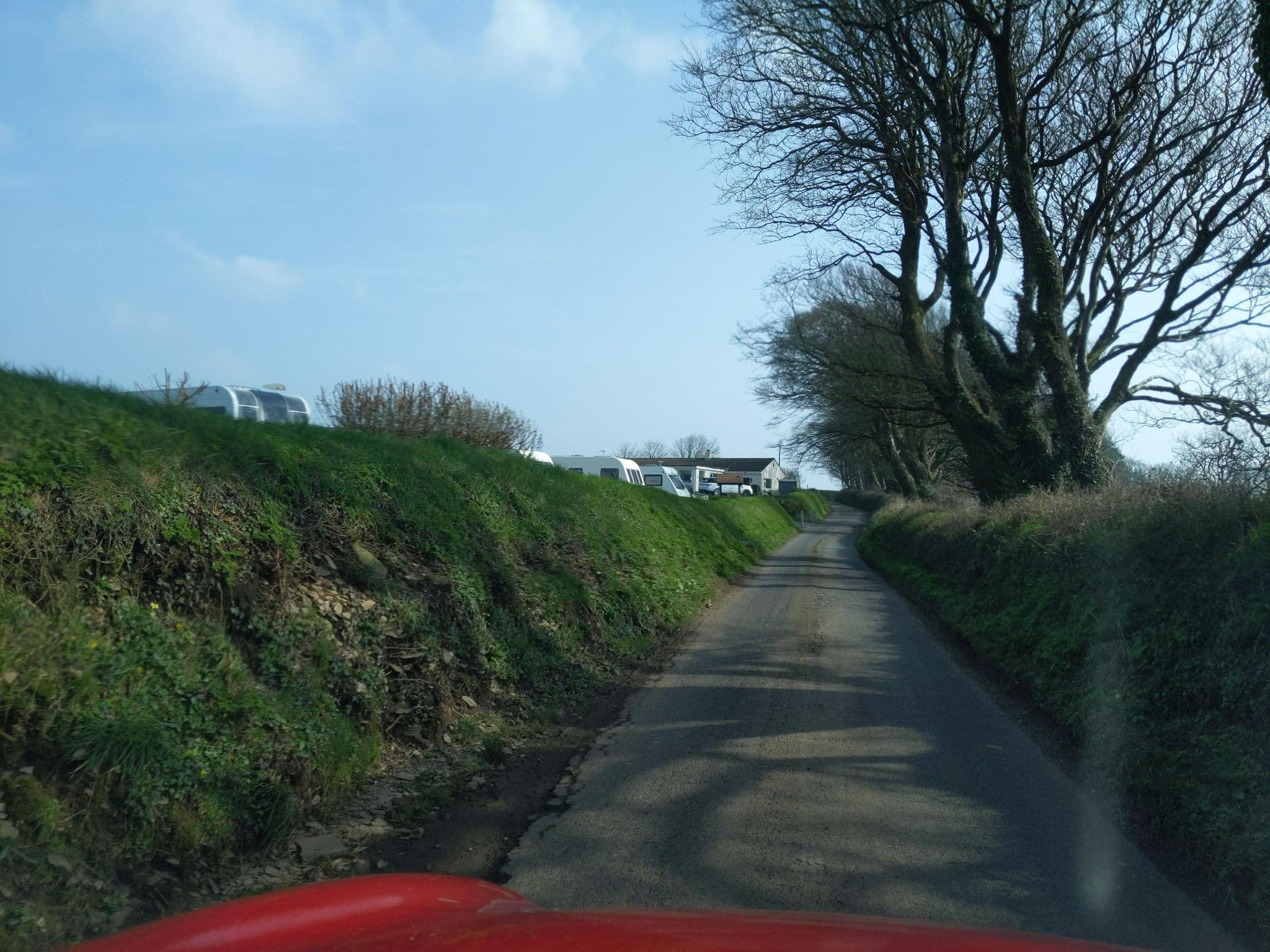 Street view near Island Lodge Caravan and Camping Site, Kingsbridge — © WaggyDog (CC BY-SA · Mapillary)