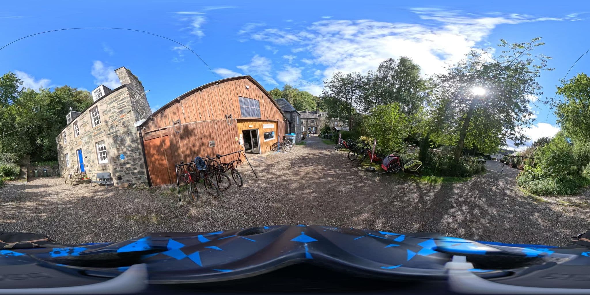Street view near Bakehouse Cottage, Dunkeld — © coetserw (CC BY-SA · Mapillary)