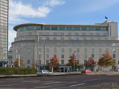 Hilton Cardiff (via Wikimedia Commons, CC BY-SA 2.0)