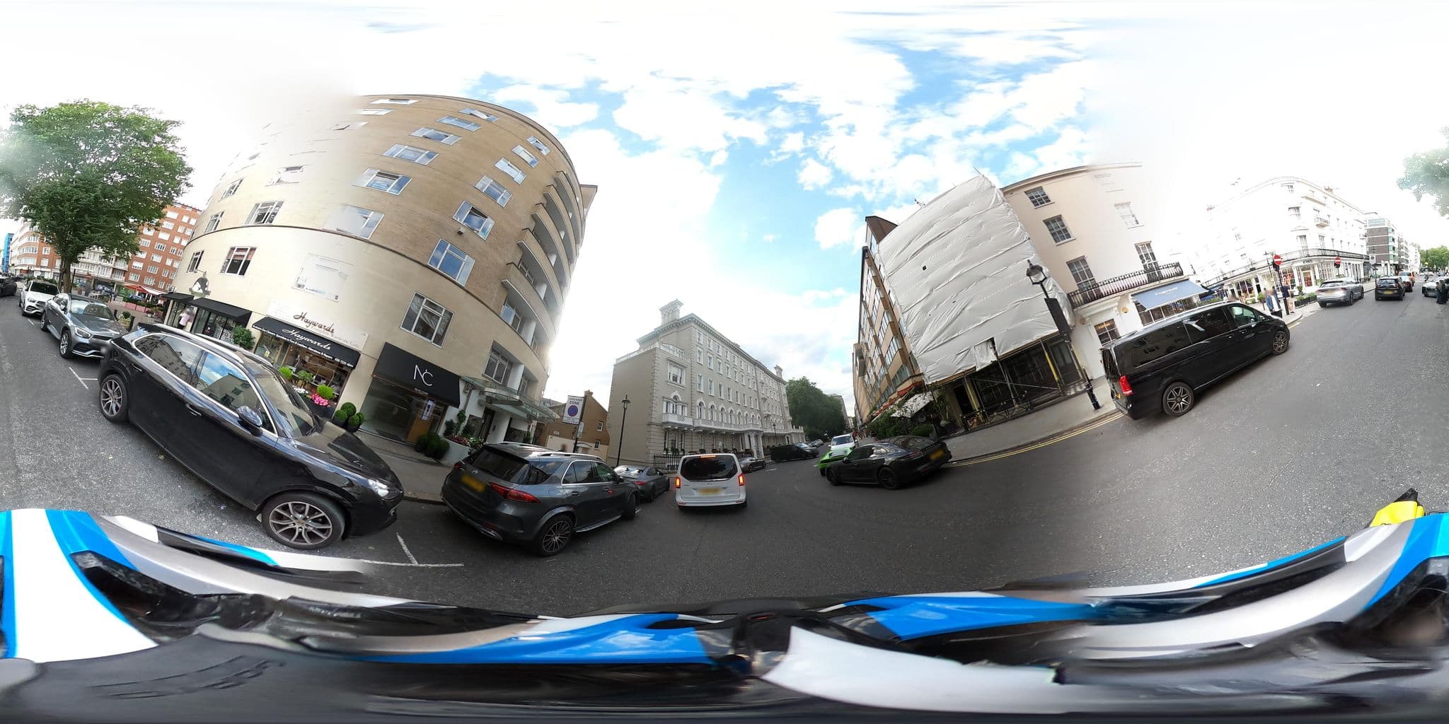 Street view near Jumeirah Lowndes Hotel, Knightsbridge and Belgravia — © milhouse (CC BY-SA · Mapillary)