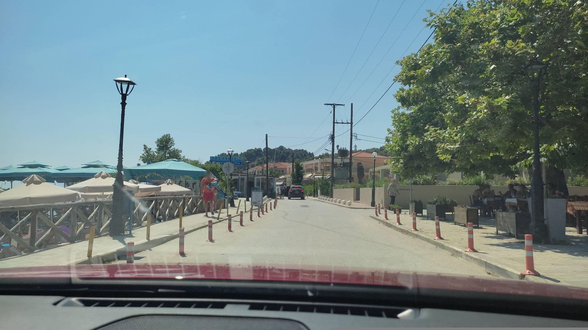 Street view near Kyparisis Rooms, Kassándreia — © neau (CC BY-SA · Mapillary)