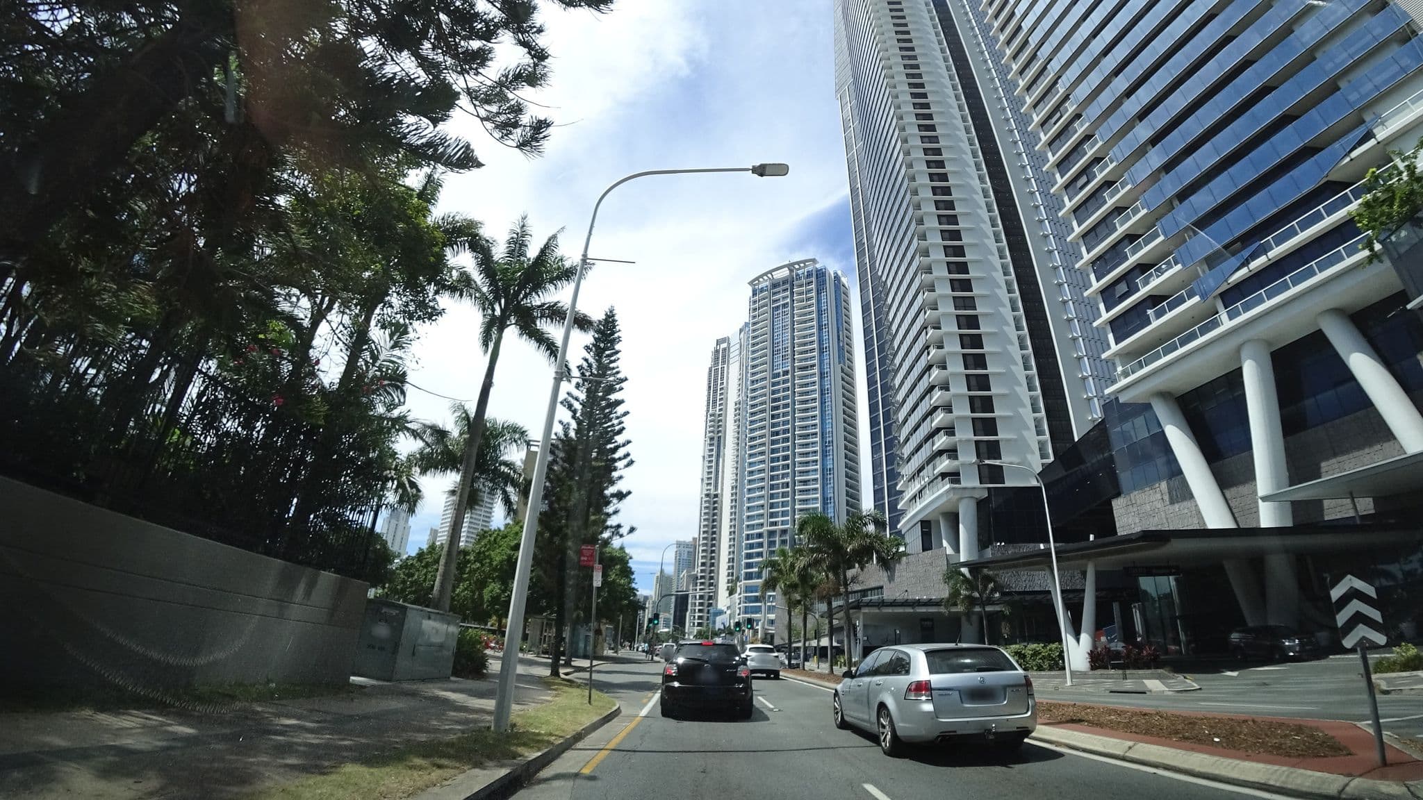 Street view near Mantra Circle on Cavill, Surfers Paradise — © vagrant42 (CC BY-SA · Mapillary)
