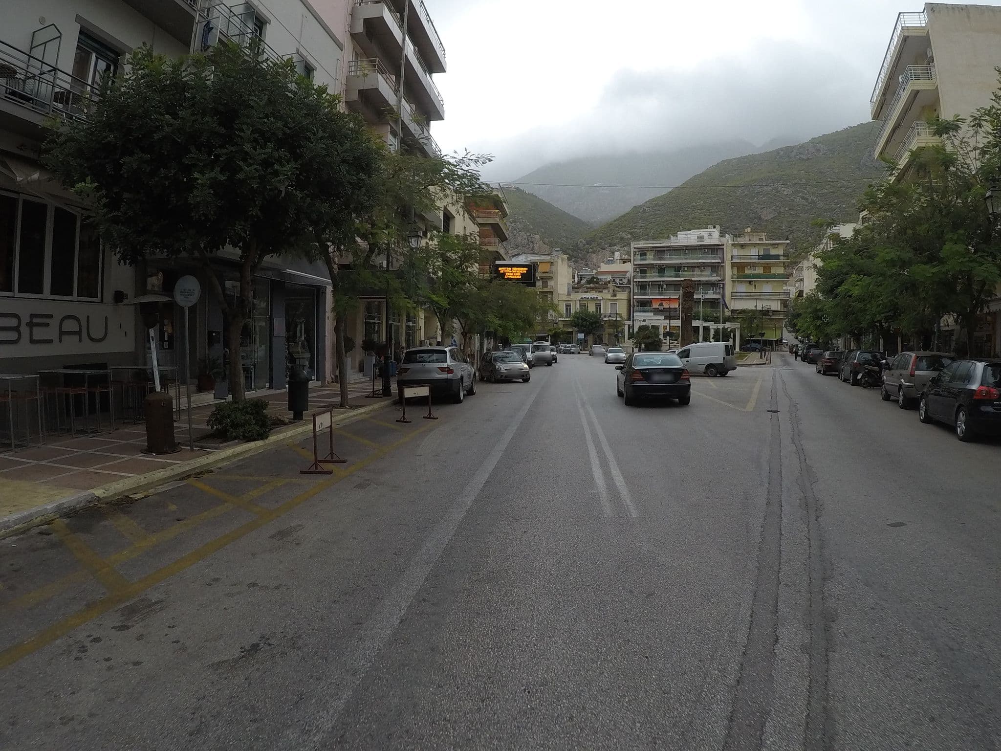 Street view near Excelsior, Loutráki — © eneerhut (CC BY-SA · Mapillary)