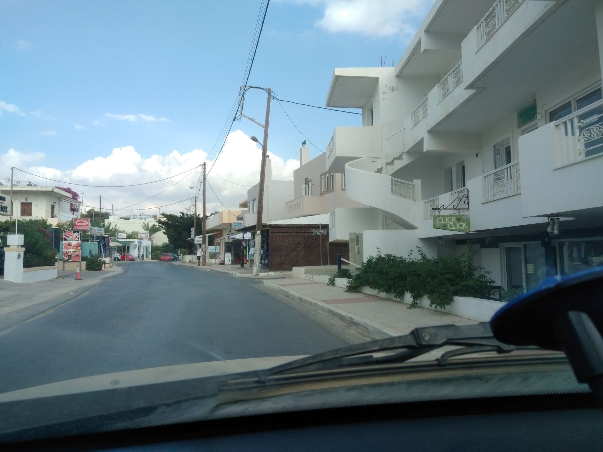 Street view near Studia Korali, Makry-Gialos — © marooned (CC BY-SA · Mapillary)