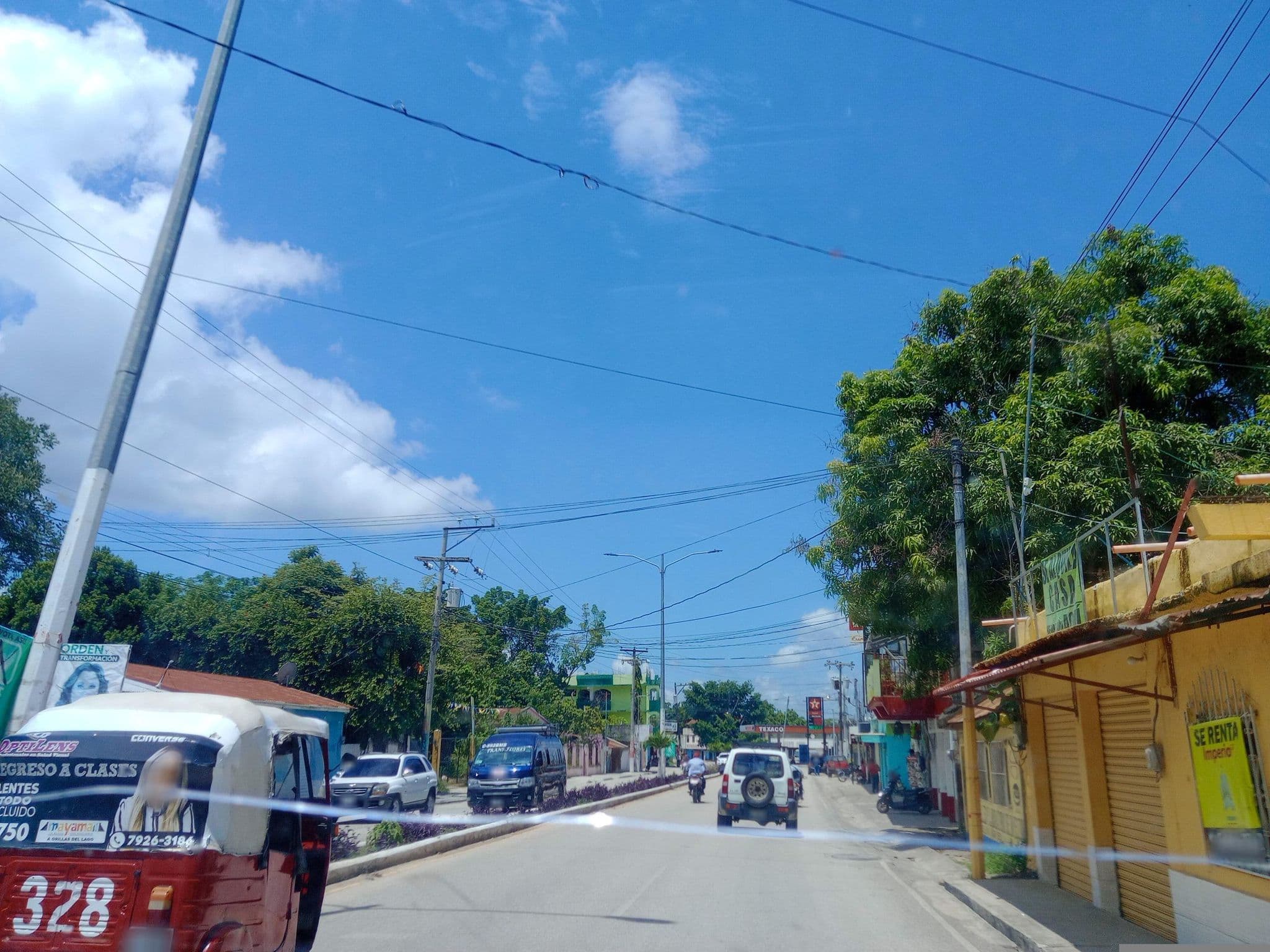 Street view near Hotel Villa de Flores, Flores — © ingetelca_telefono_6 (CC BY-SA · Mapillary)