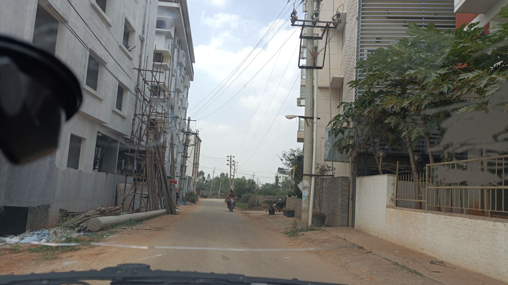 Street view near ZIONS HOTEL, Kādiganahalli — © IBI (CC BY-SA · Mapillary)