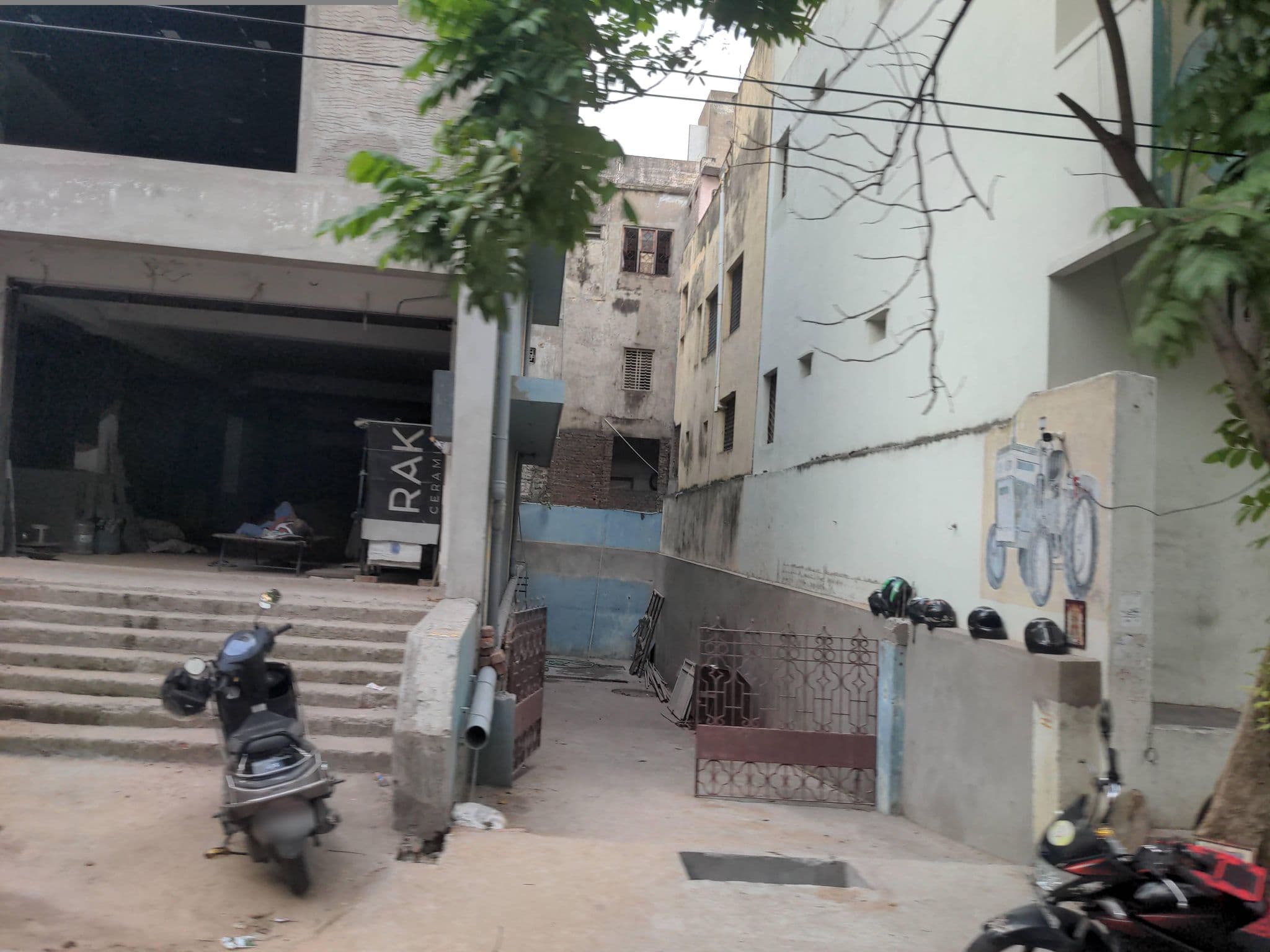 Street view near Hotel Sarkar Grand, Vijayawada — © ph4ni (CC BY-SA · Mapillary)