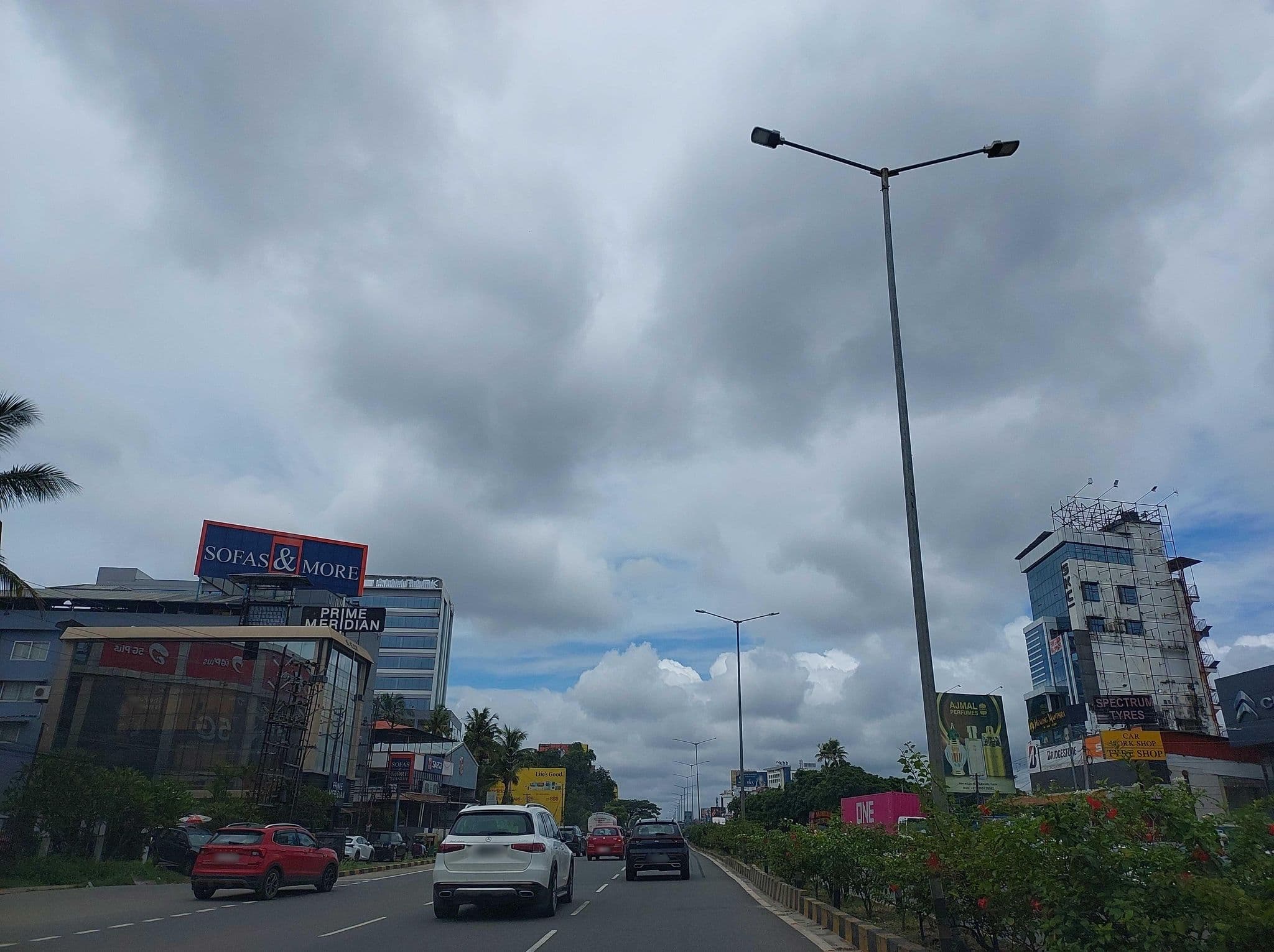 Street view near Karthyayini hotel , maradu, Maradu — © V15 (CC BY-SA · Mapillary)