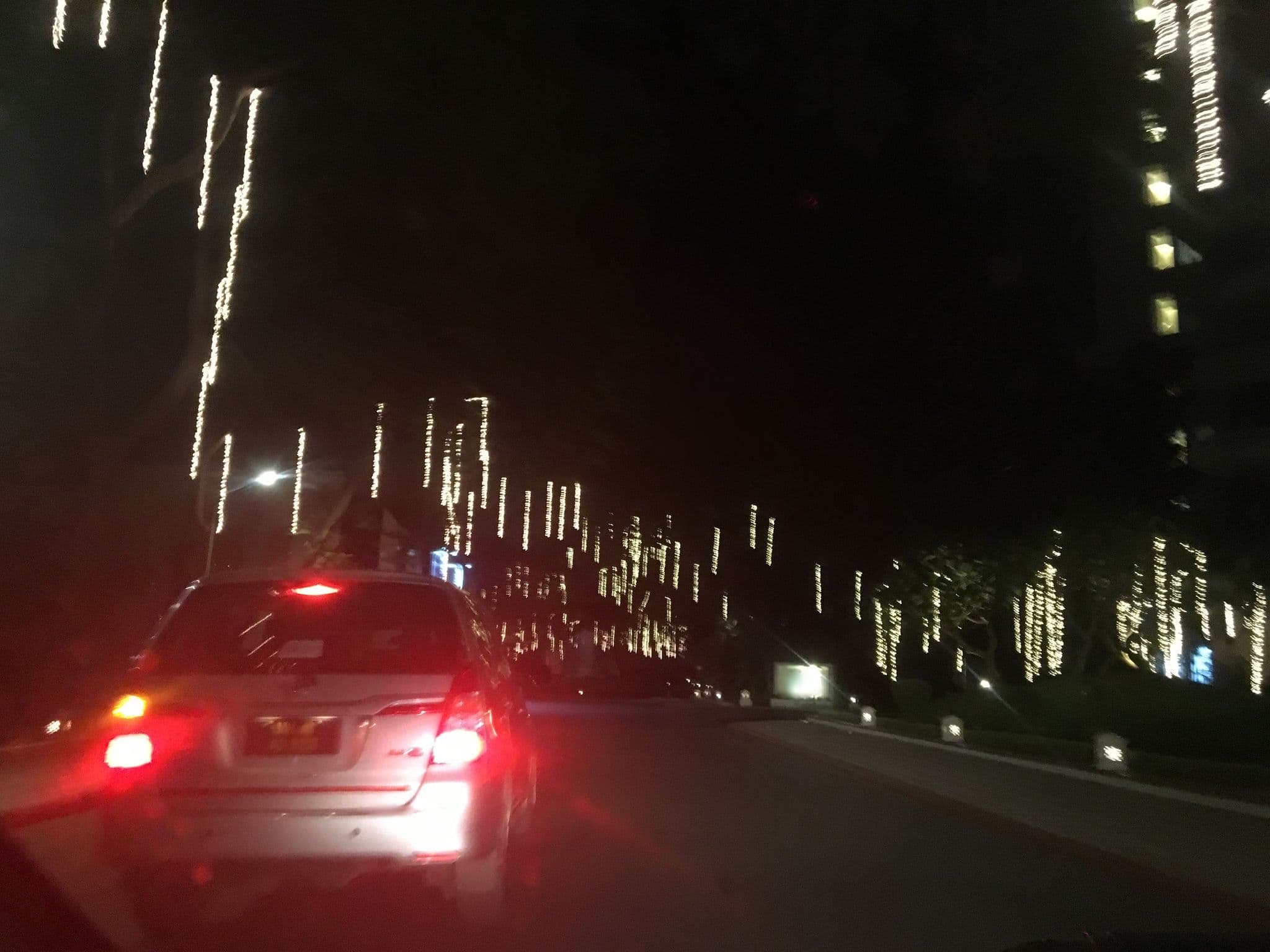 Street view near Lakeside Chalet, Mumbai - Marriott Executive Apartments, Powai — © jolive75 (CC BY-SA · Mapillary)