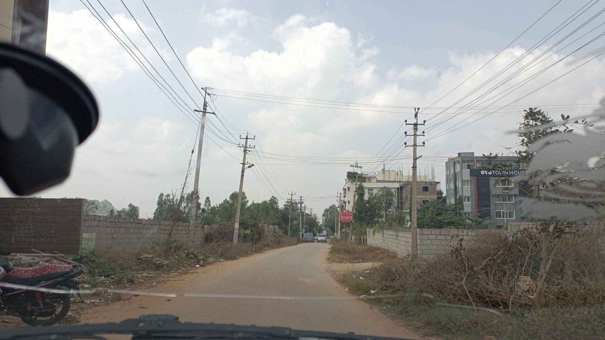 Street view near Treebo Emora Grand, Kādiganahalli — © IBI (CC BY-SA · Mapillary)