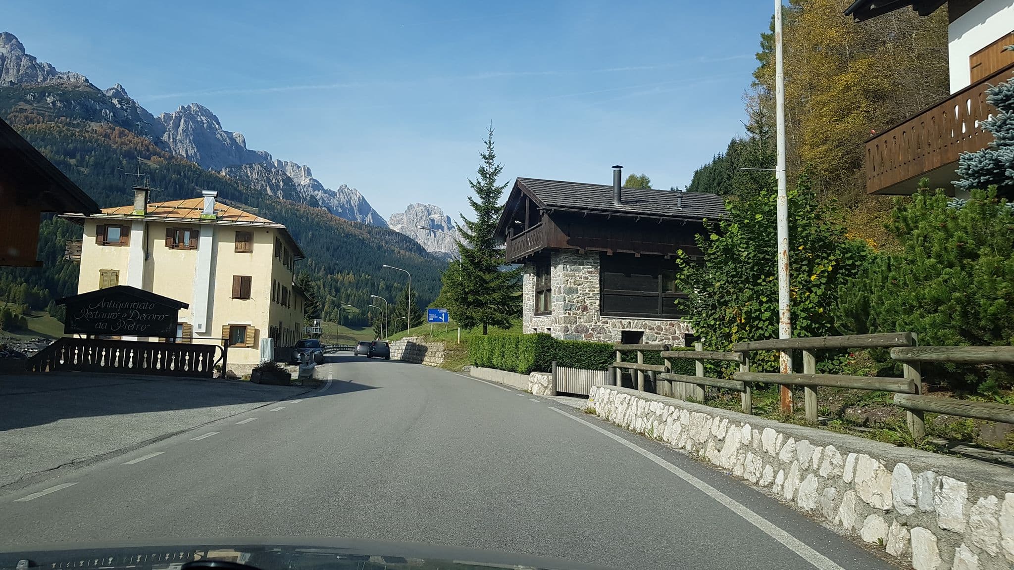 Street view near Hotel Meublè Dolomiti, Santo Stefano di Cadore — © igorzo (CC BY-SA · Mapillary)