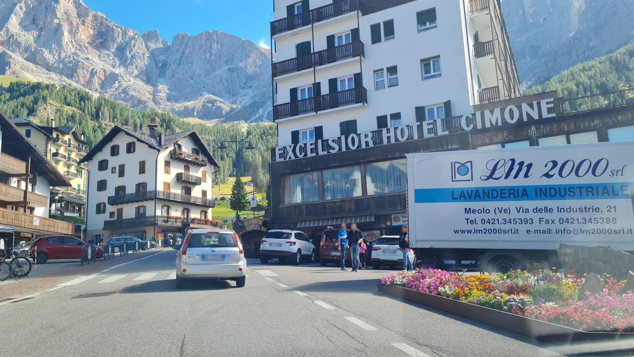 Street view near Excelsior Hotel Cimone, Tonadico — © laniuscollurio (CC BY-SA · Mapillary)