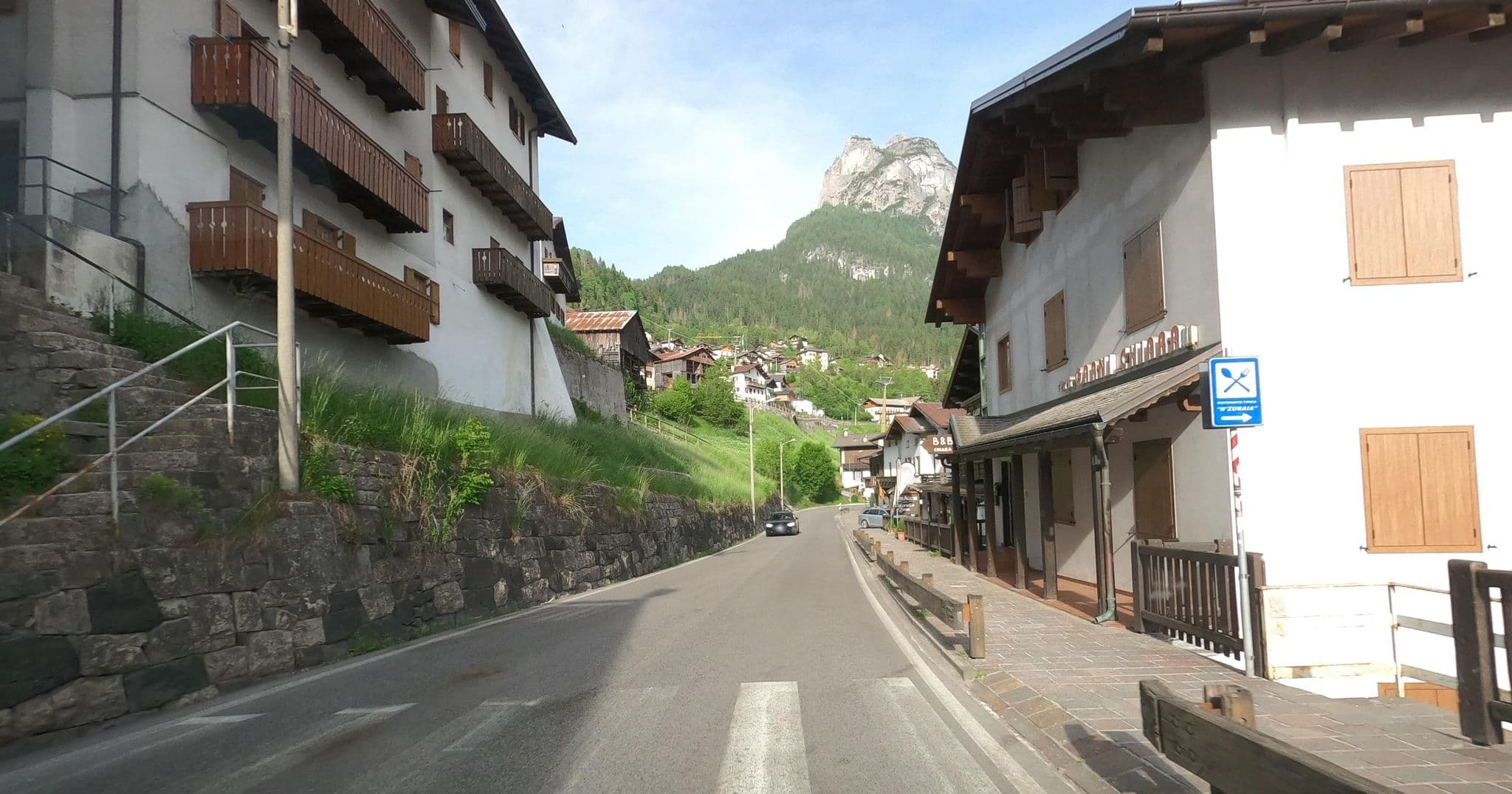 Street view near Garni Chiara, Cencenighe Agordino — © masterofnoroad (CC BY-SA · Mapillary)
