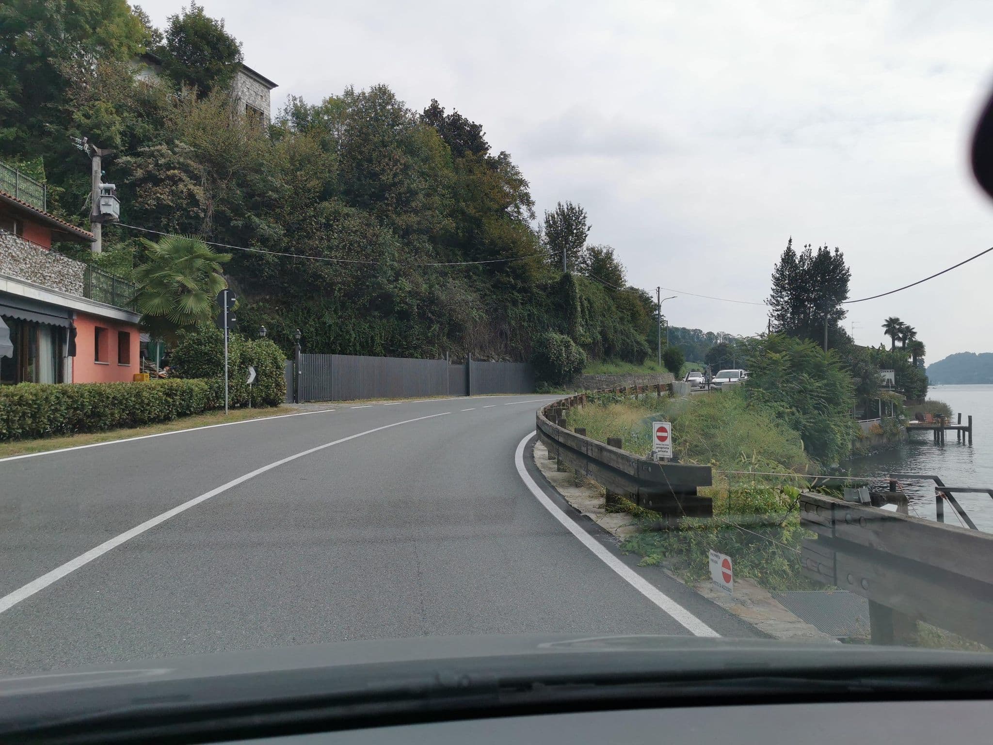 Street view near Hotel La Sibilla Cusiana, Pettenasco — © canfe (CC BY-SA · Mapillary)