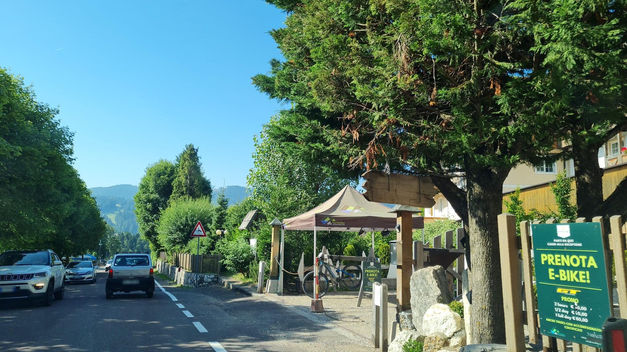 Street view near Alpen Hotel Eghel, Folgaria — © laniuscollurio (CC BY-SA · Mapillary)
