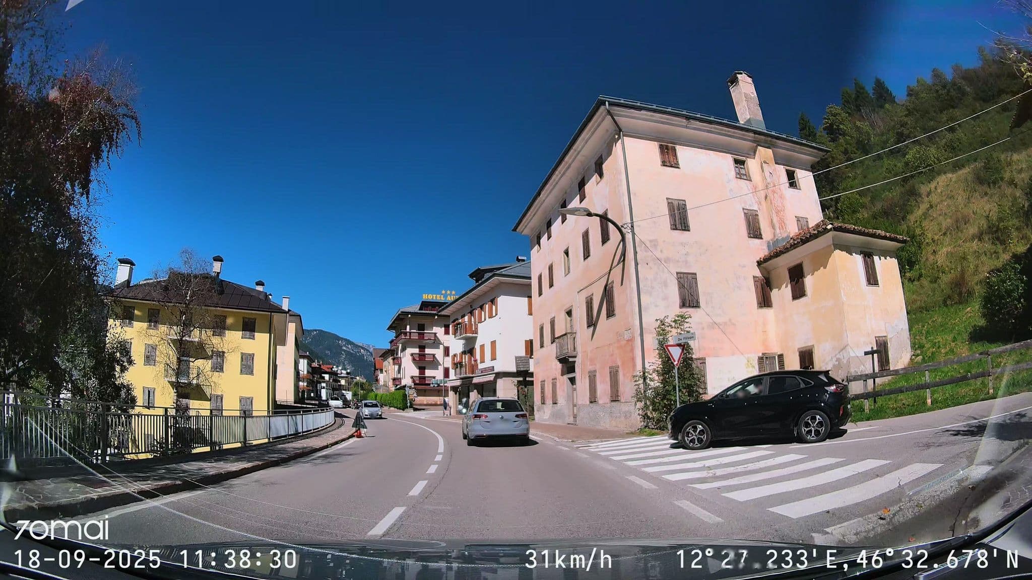 Street view near Hotel Panoramic, Auronzo — © doriel (CC BY-SA · Mapillary)