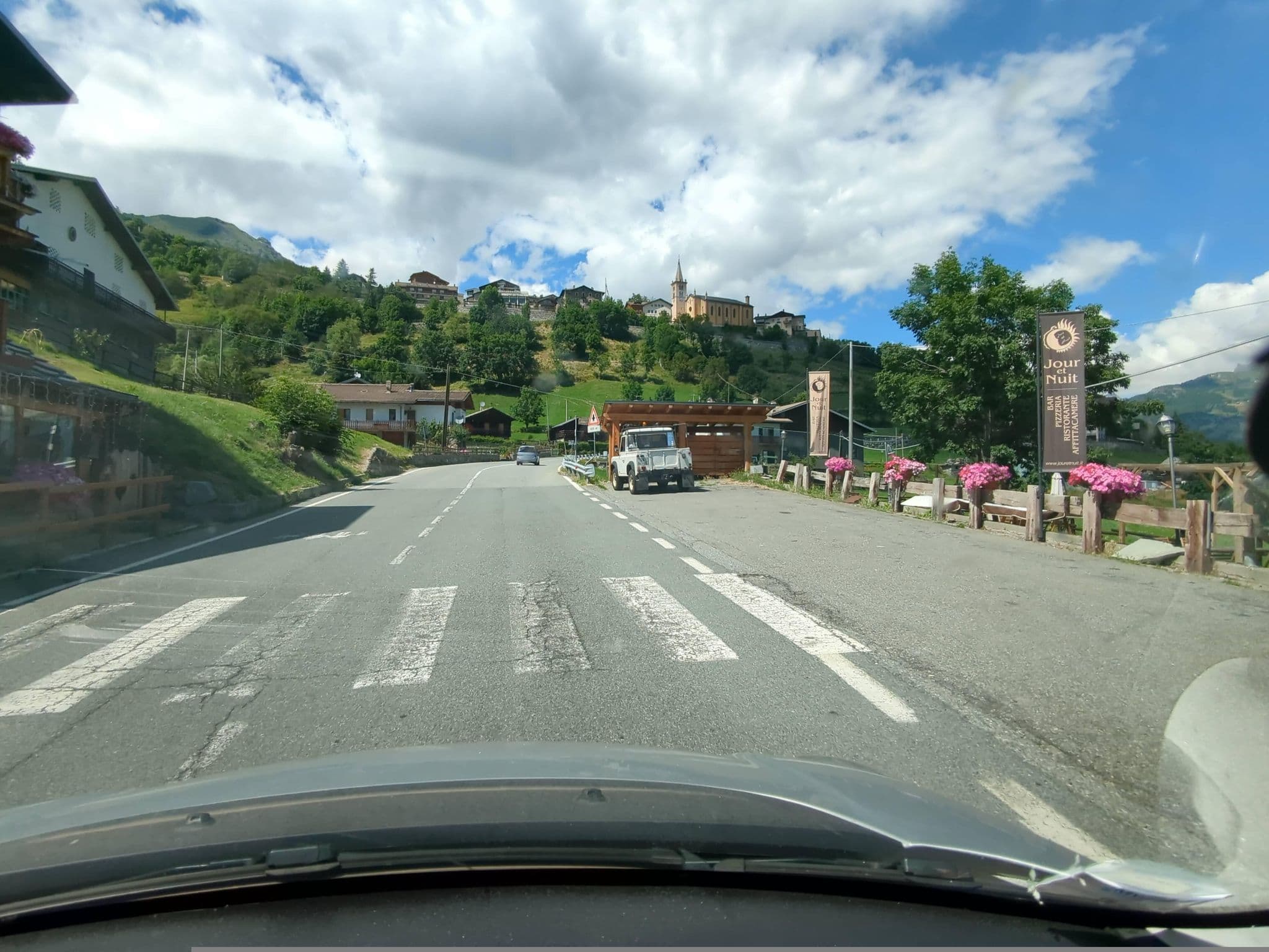 Street view near Jour et Nuit, Chatillon — © musuruan (CC BY-SA · Mapillary)