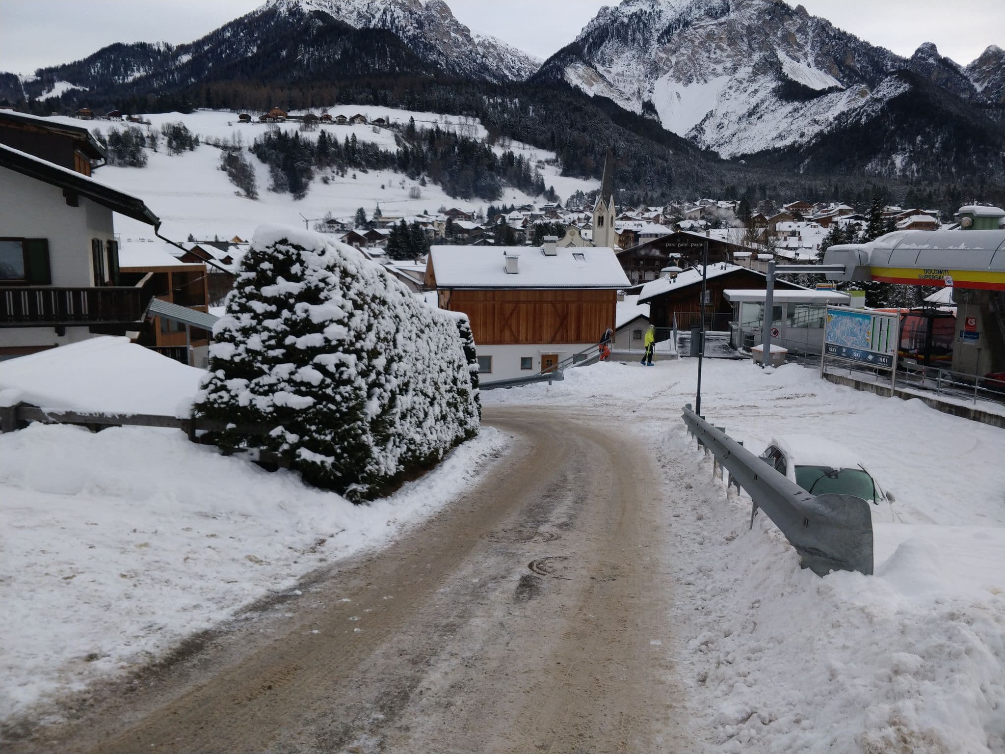 Street view near Soratrù, La Valle - Wengen