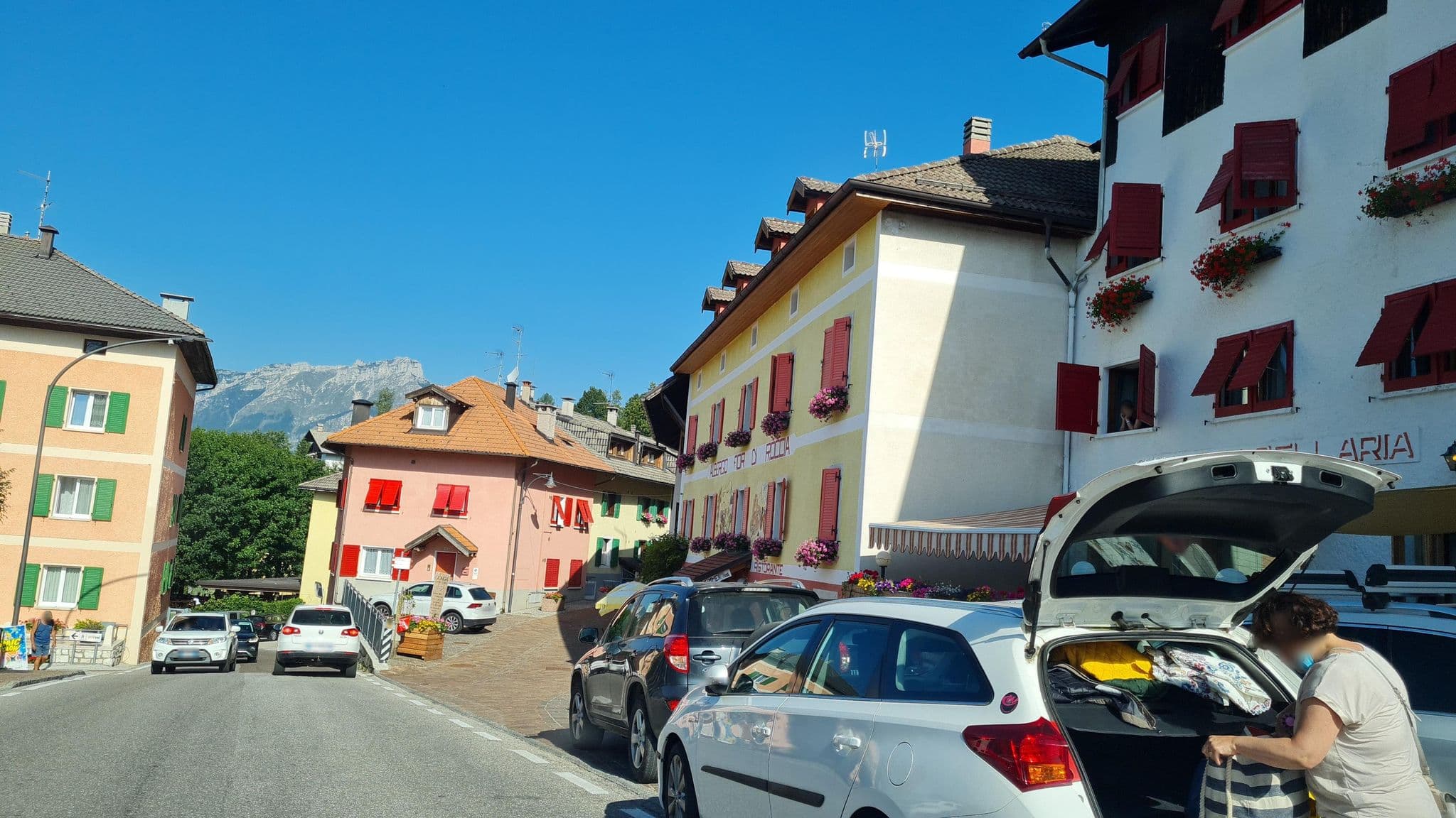 Street view near Albergo Bellaria, Caldonazzo — © laniuscollurio (CC BY-SA · Mapillary)