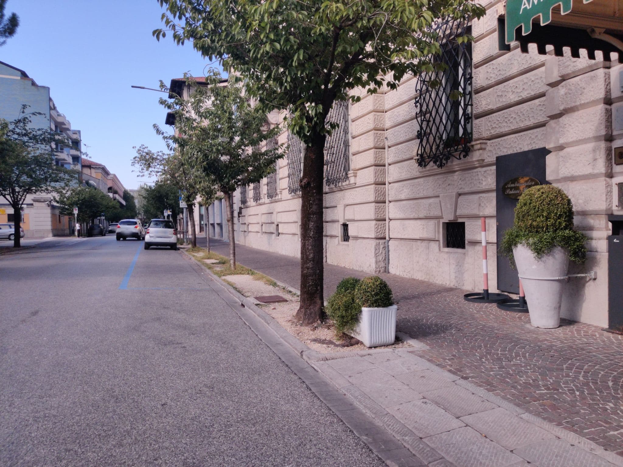 Street view near Ambassador, Udine — © aceini (CC BY-SA · Mapillary)