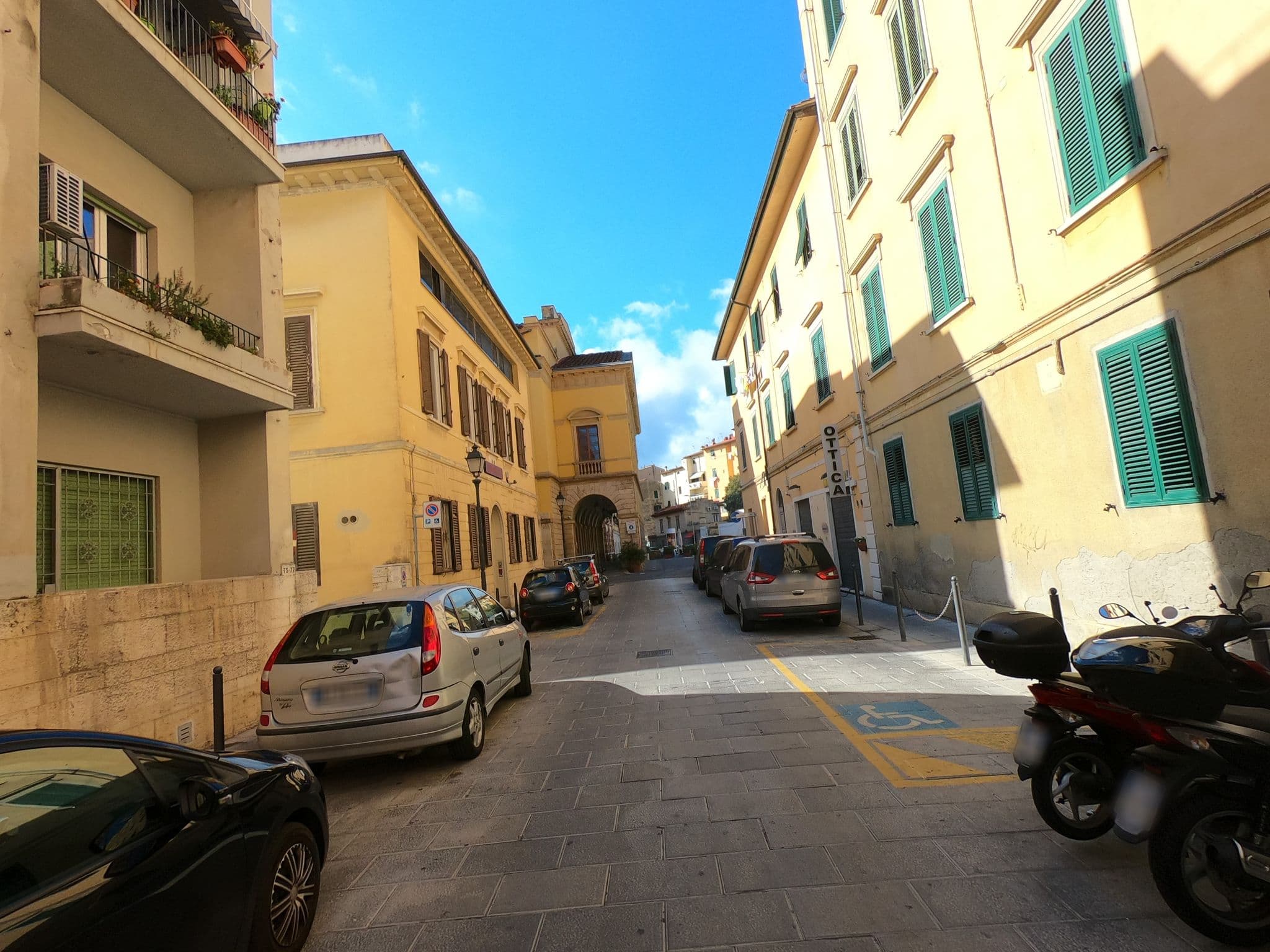 Street view near Hotel Touring, Livorno — © momix (CC BY-SA · Mapillary)