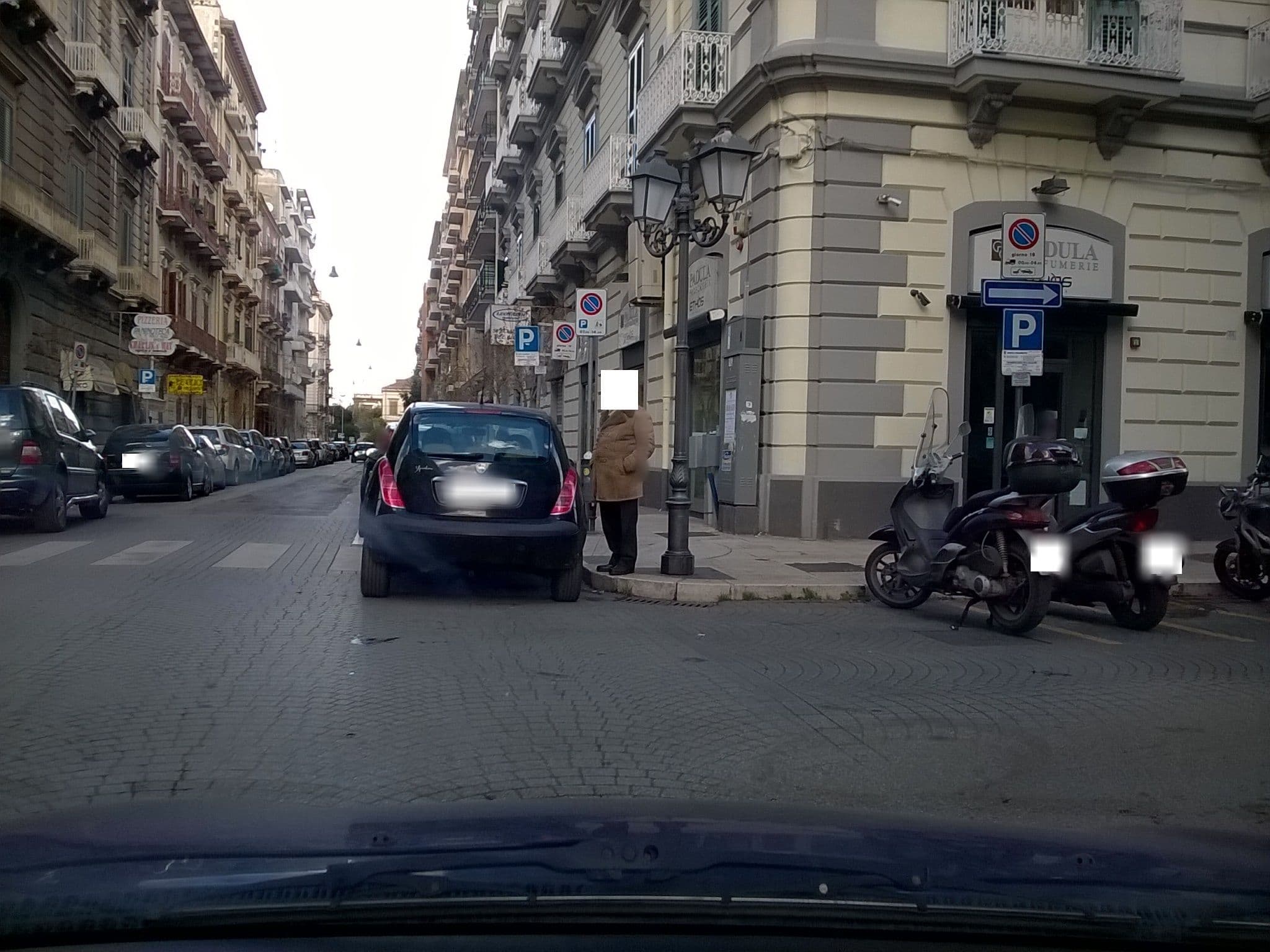 Street view near Portobello, Taranto — © giantar (CC BY-SA · Mapillary)