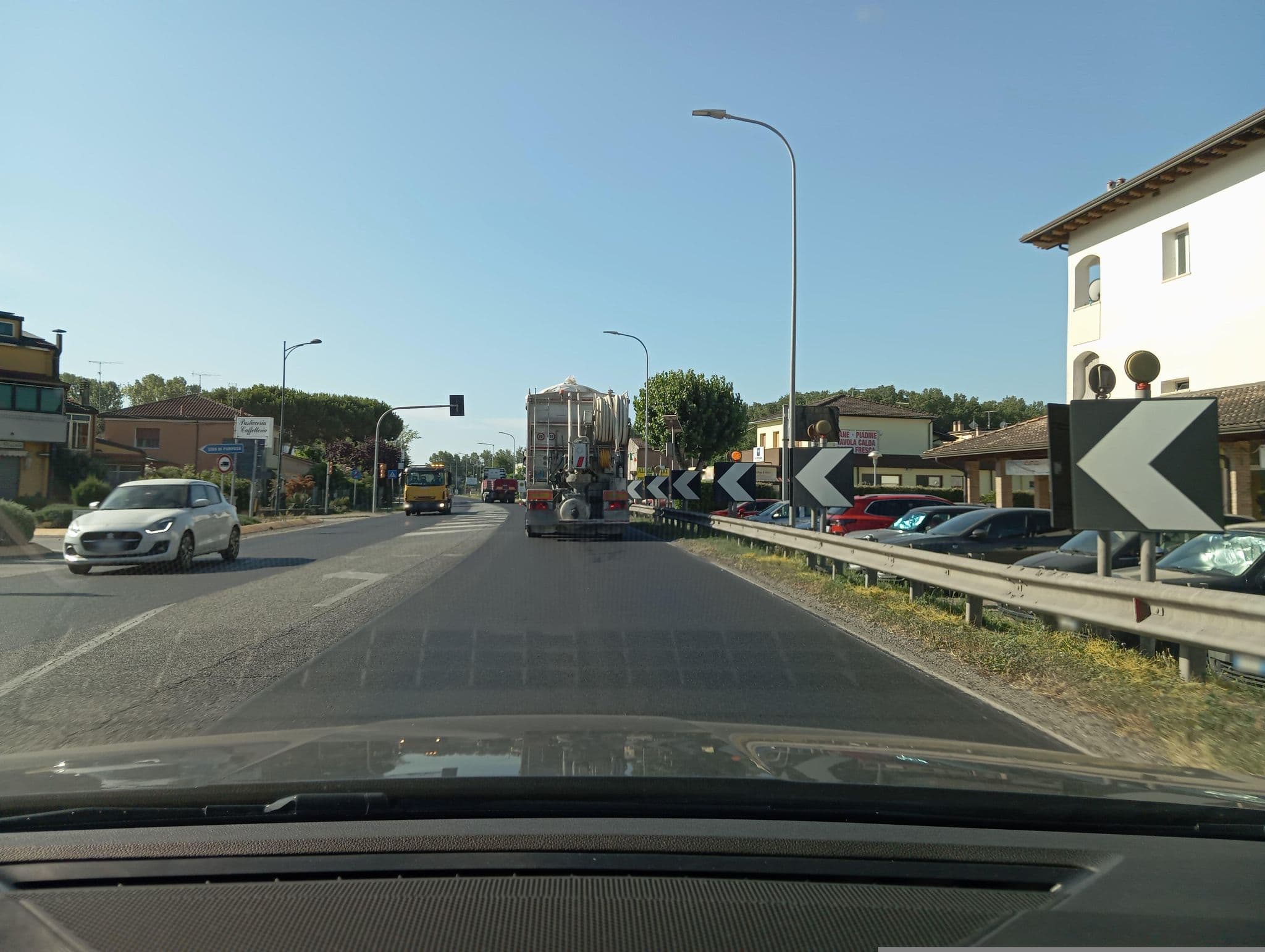 Street view near Kuma, Lido di Pomposa-Lido degli Scacchi — © jacekb (CC BY-SA · Mapillary)